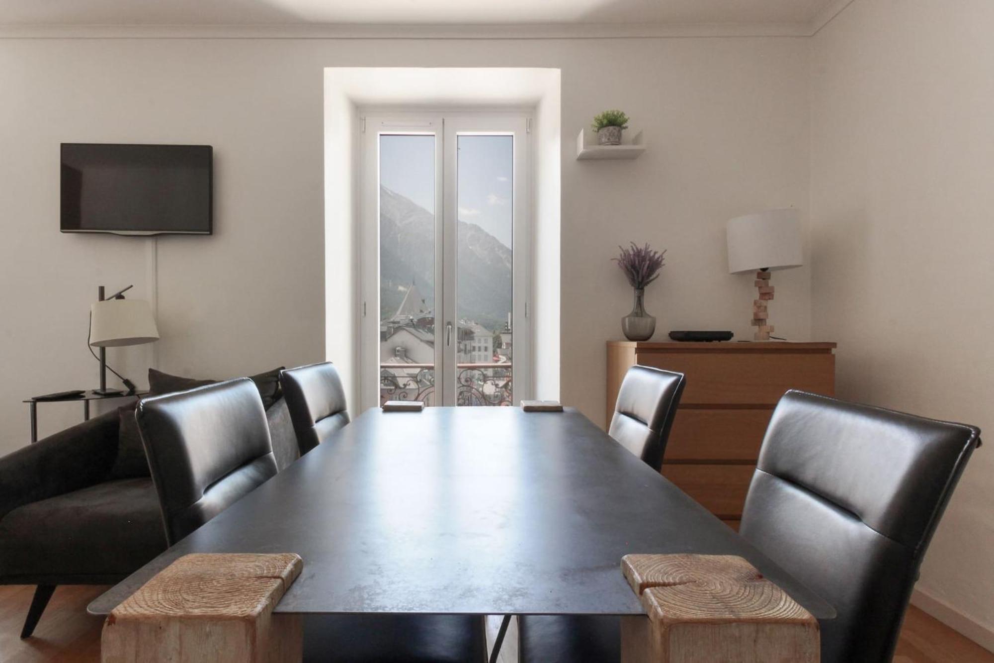 Nook 42 - The Loft - 2br W/ Balcony Views * Chamonix