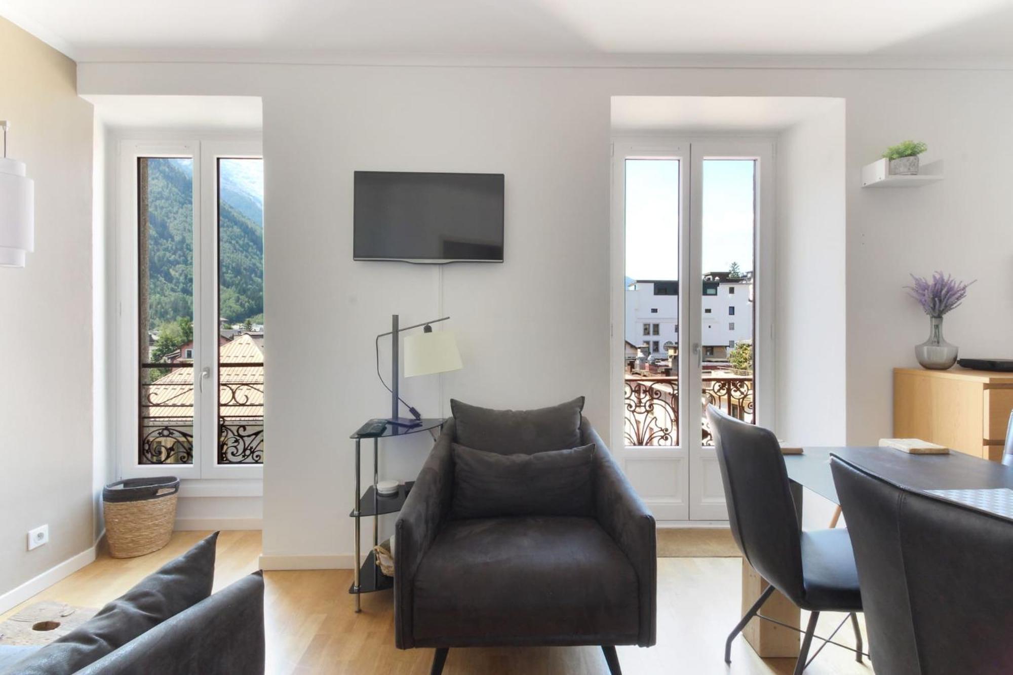 Apartment Nook 42 - The Loft - 2br W/ Balcony Views Chamonix