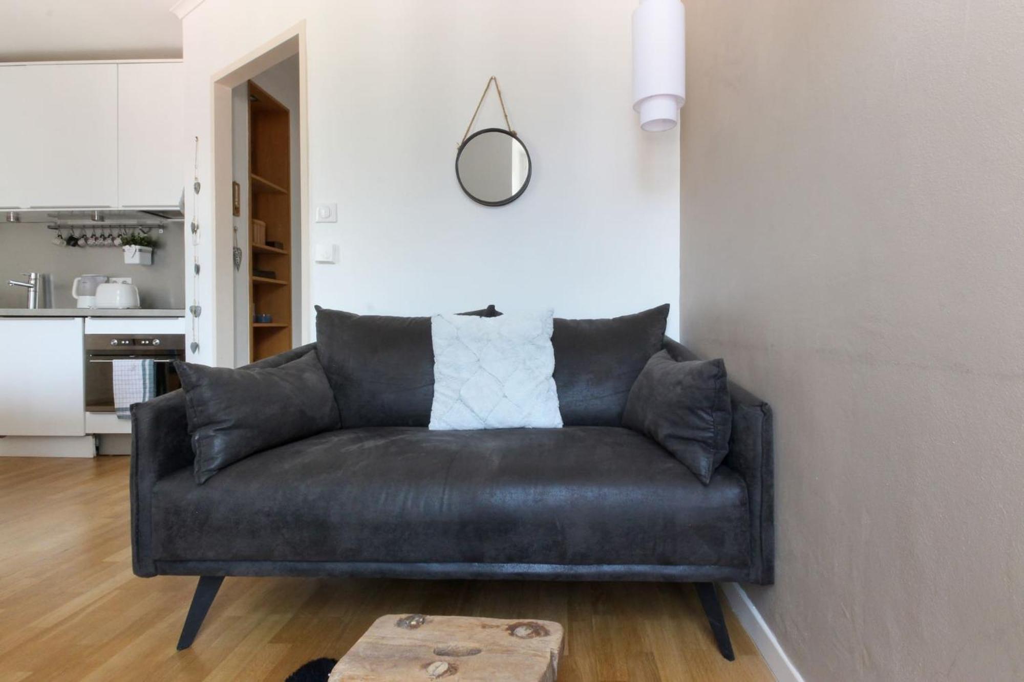 Apartment Nook 42 - The Loft - 2br W/ Balcony Views *