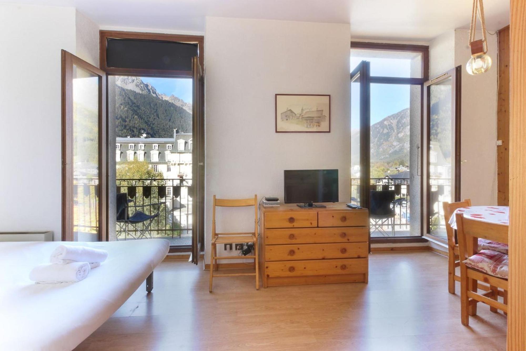 Carlton - Center Of - Historic Building Apartment *