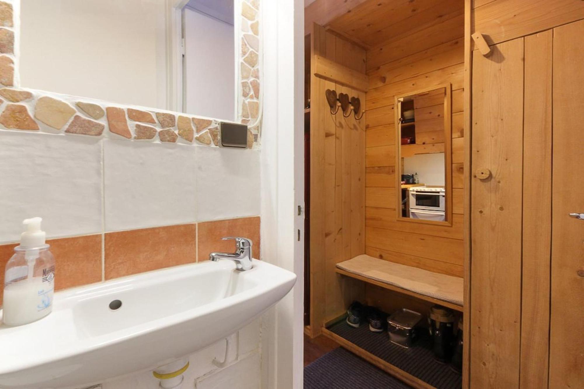 Champaign Powder Apartment