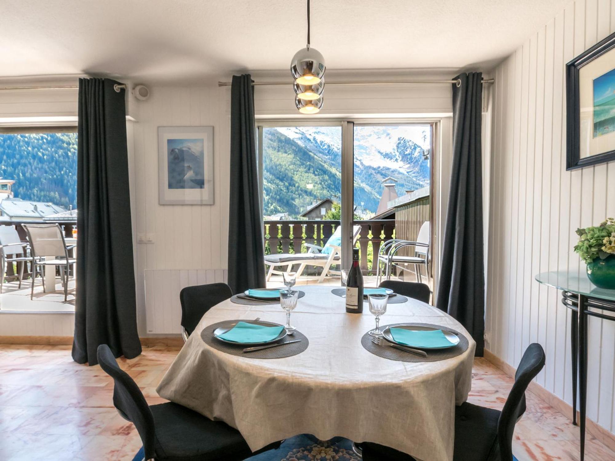 Grand Avec Terrasse Face Au Mont-blanc, Parking Et Wifi - Fr-1-343-173 * Chamonix