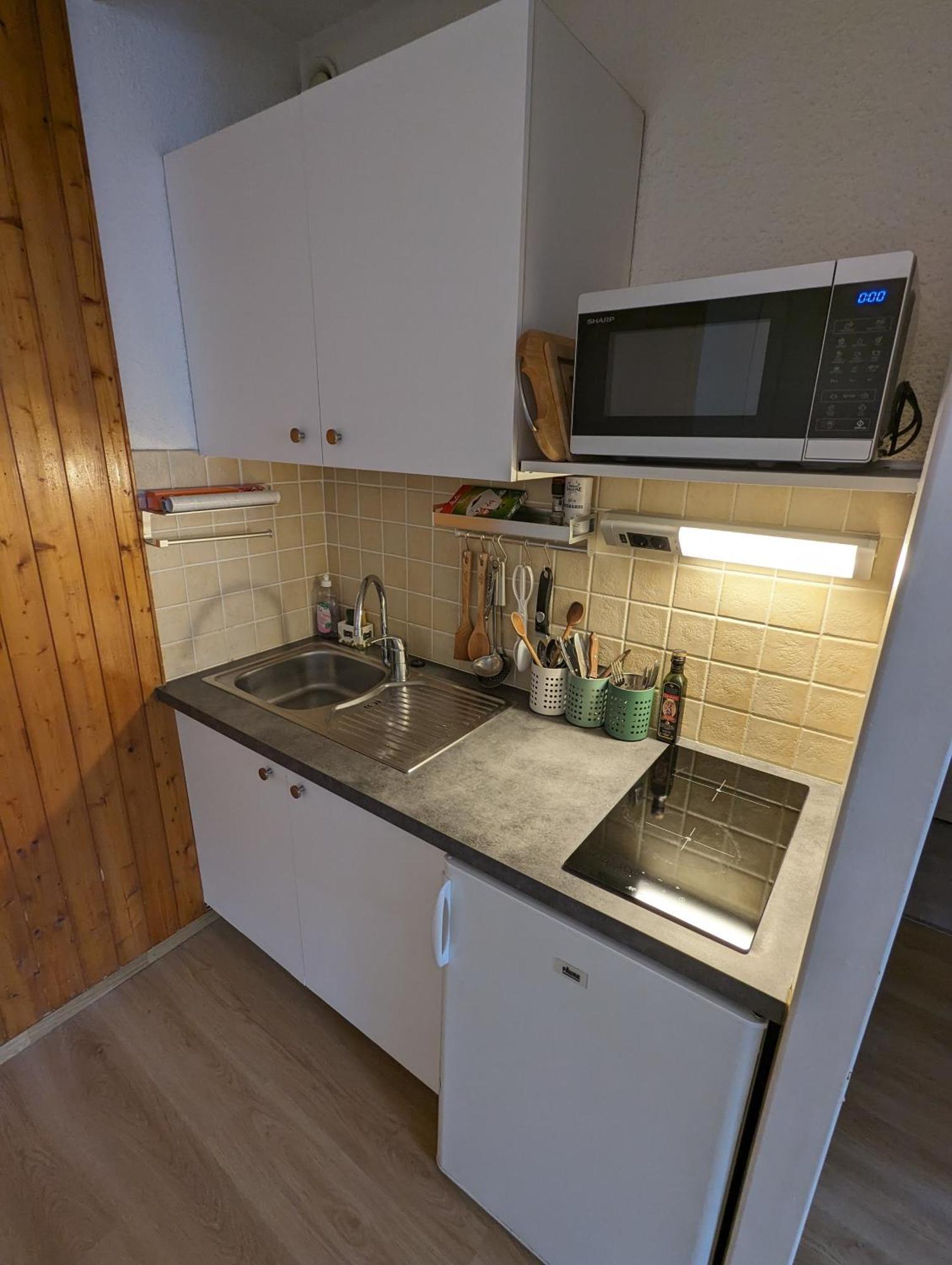 Apartment Spacious Flat With Private Parking