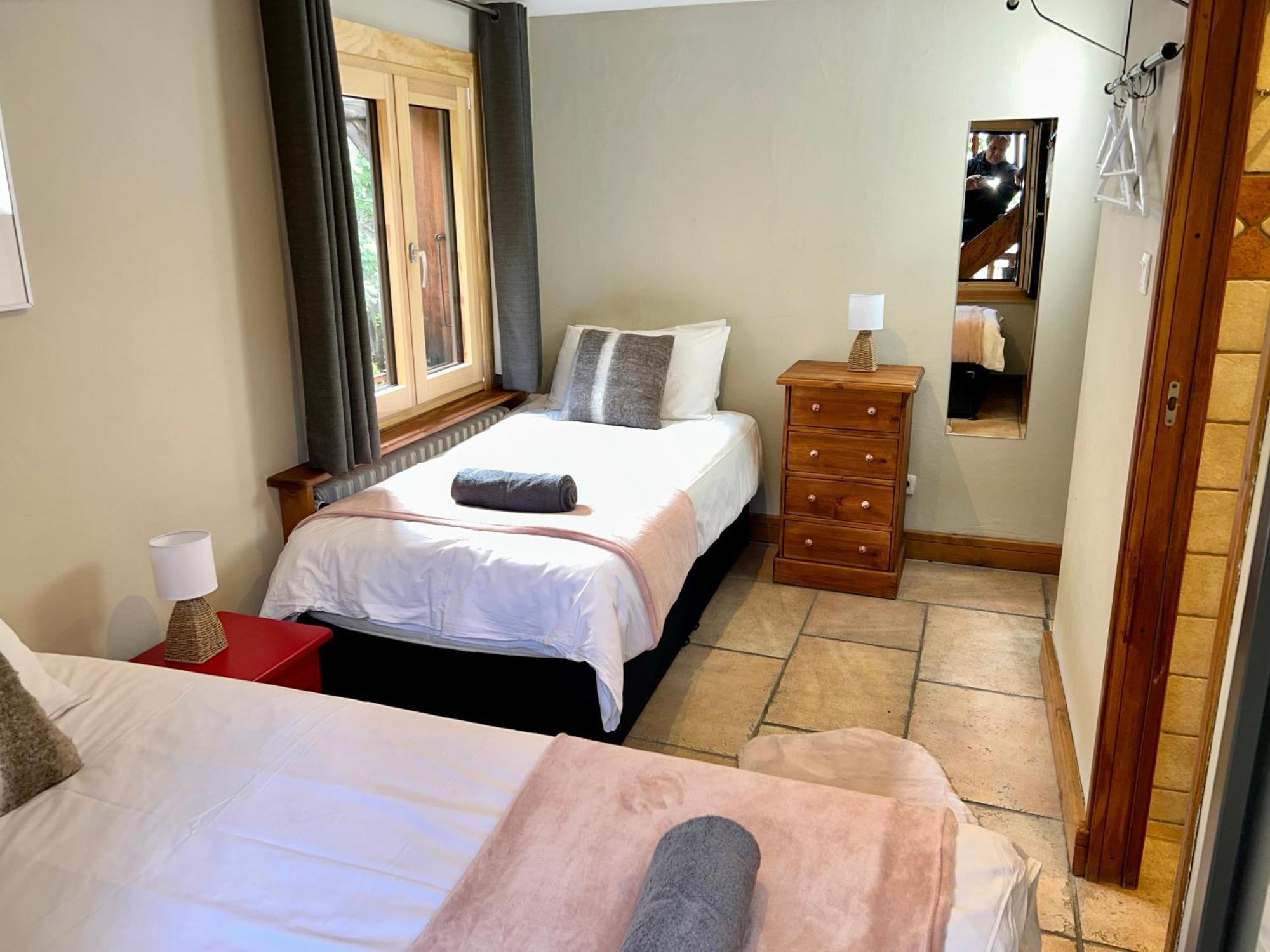 Apartment 3 Bedrooms, Whole Floor, New Kitchen, Town Centre Chamonix
