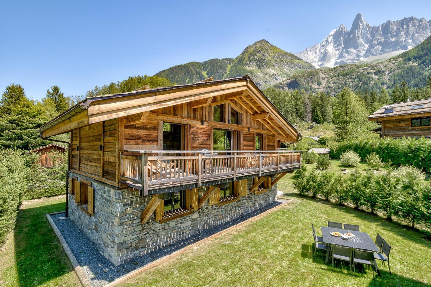 Chalet Chalet Black Wood