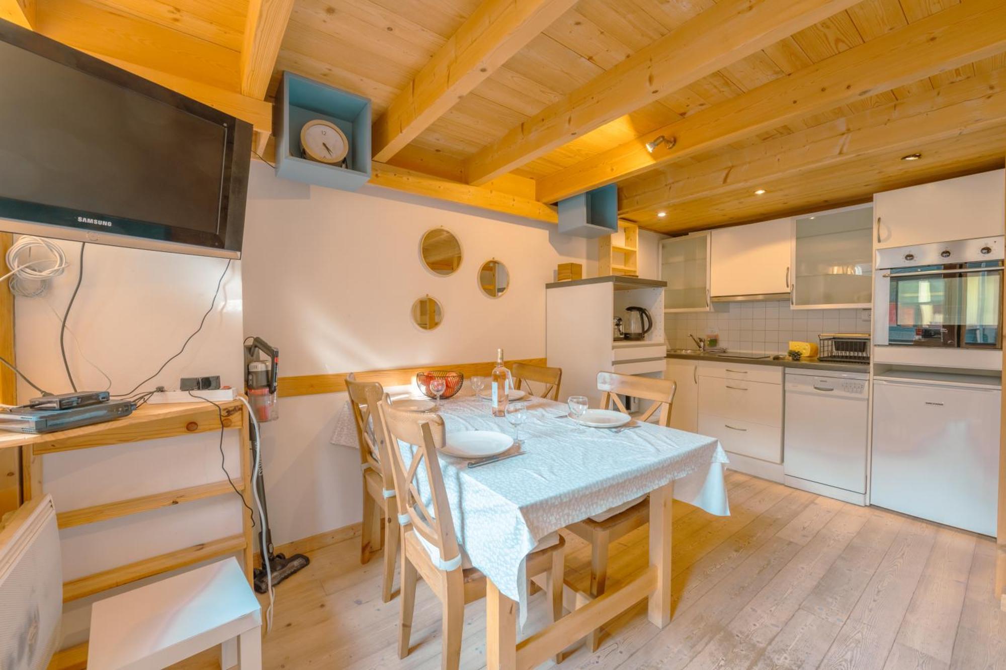 Apartment Grand Roc - Campanules 322 - Happy Chamonix