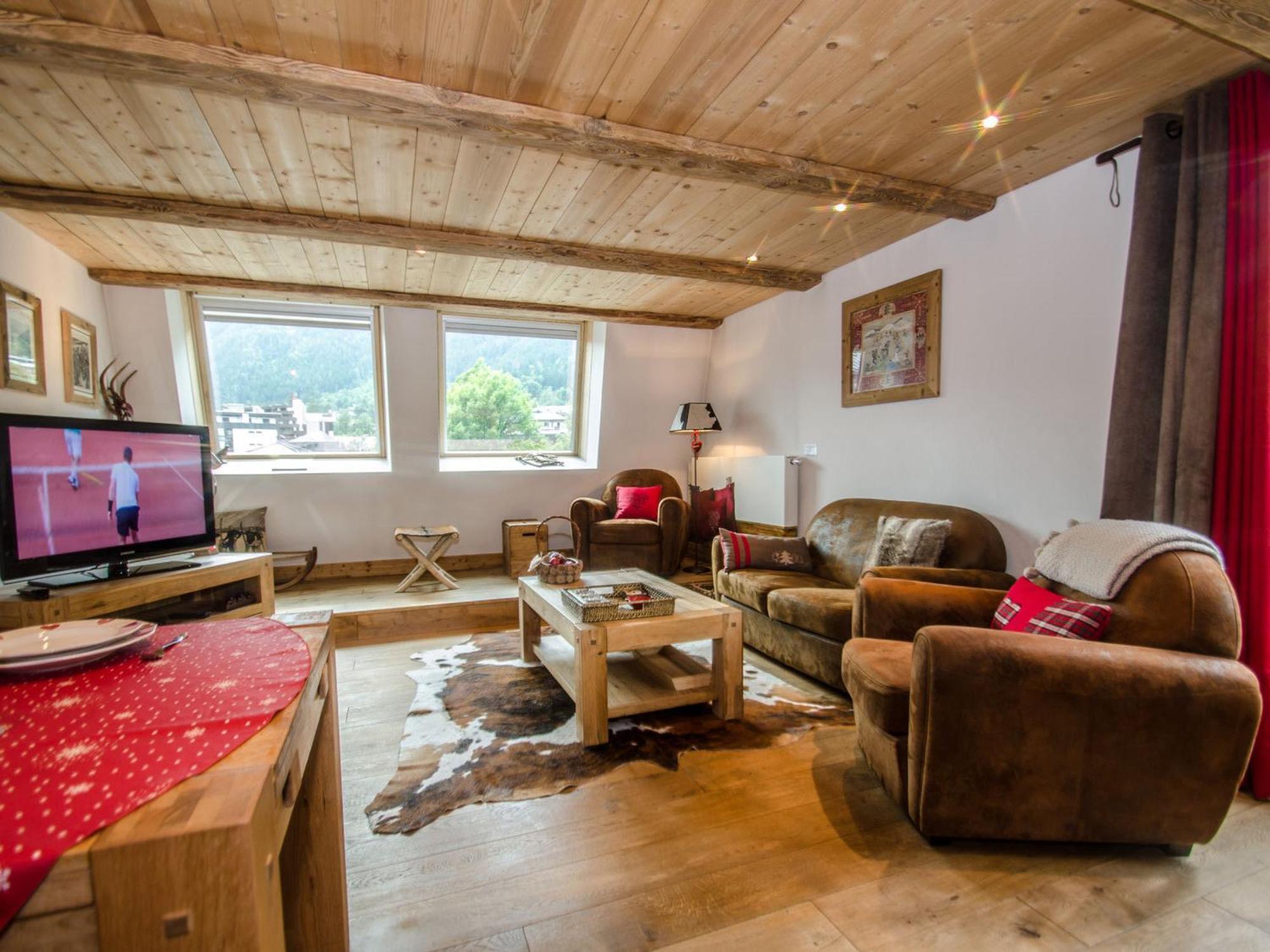 Superbe 3 Etoiles A Chamonix, 2 Chambres, Balcon, Cheminee Deco, Parking Et Wi-fi - Fr-1-343-197 Apartment