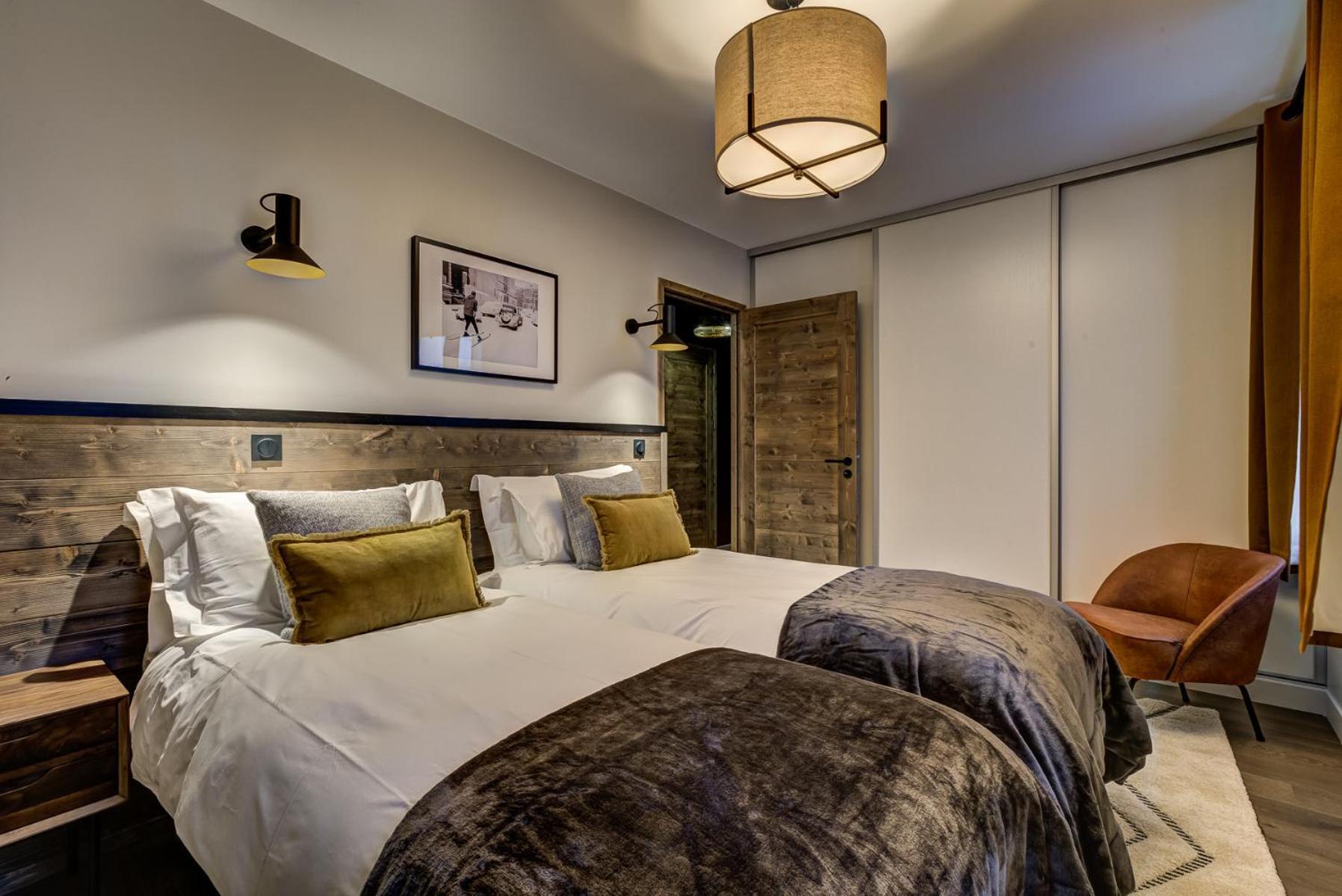 Apartment White Pearl