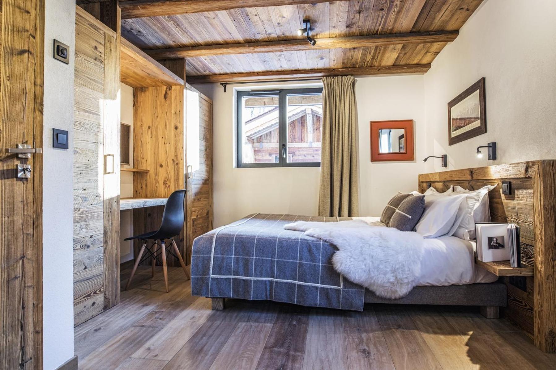 Chalet Chalet Black Wood *