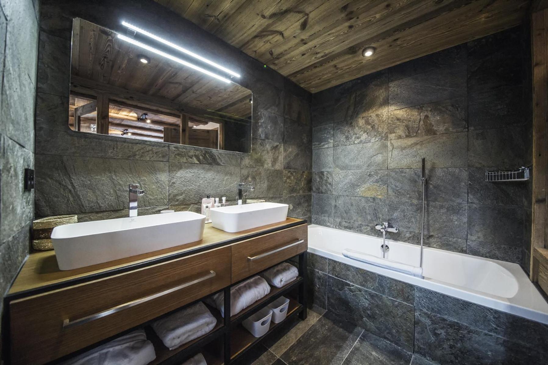 Chalet Chalet Black Wood *