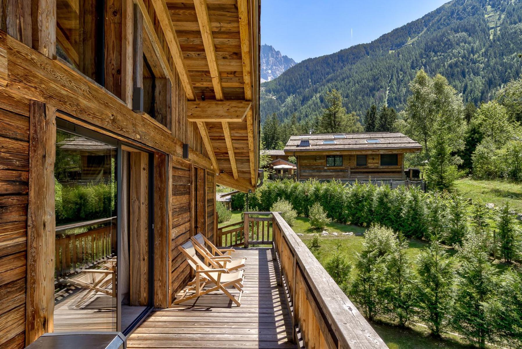 Chalet Black Wood Chalet