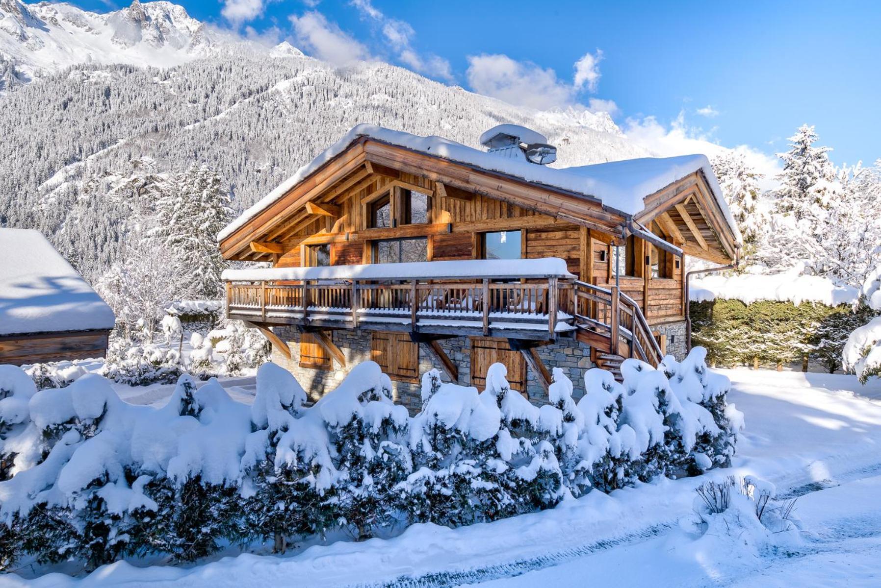 Chalet Black Wood Chamonix