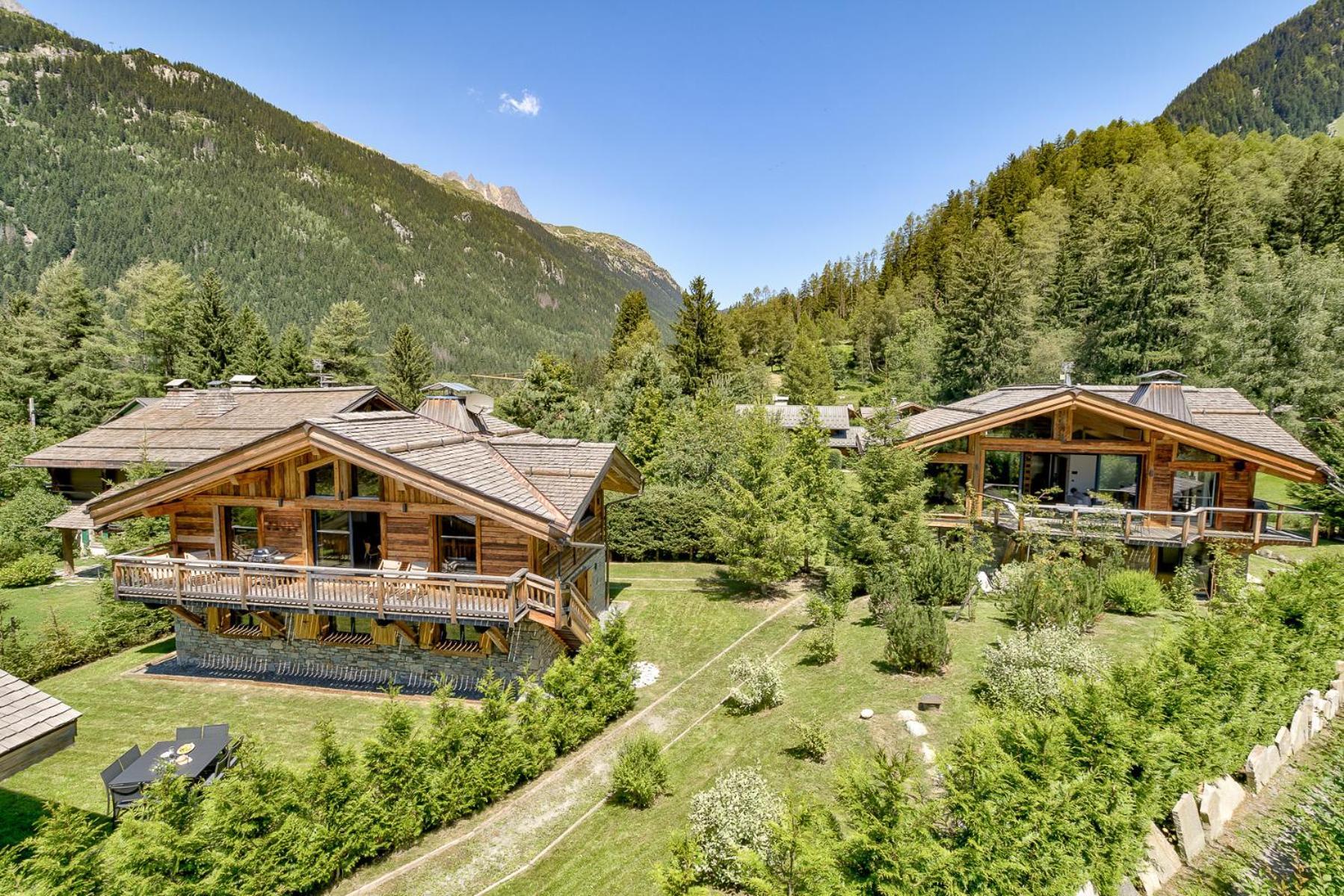 Chalet Chalet Black Wood *