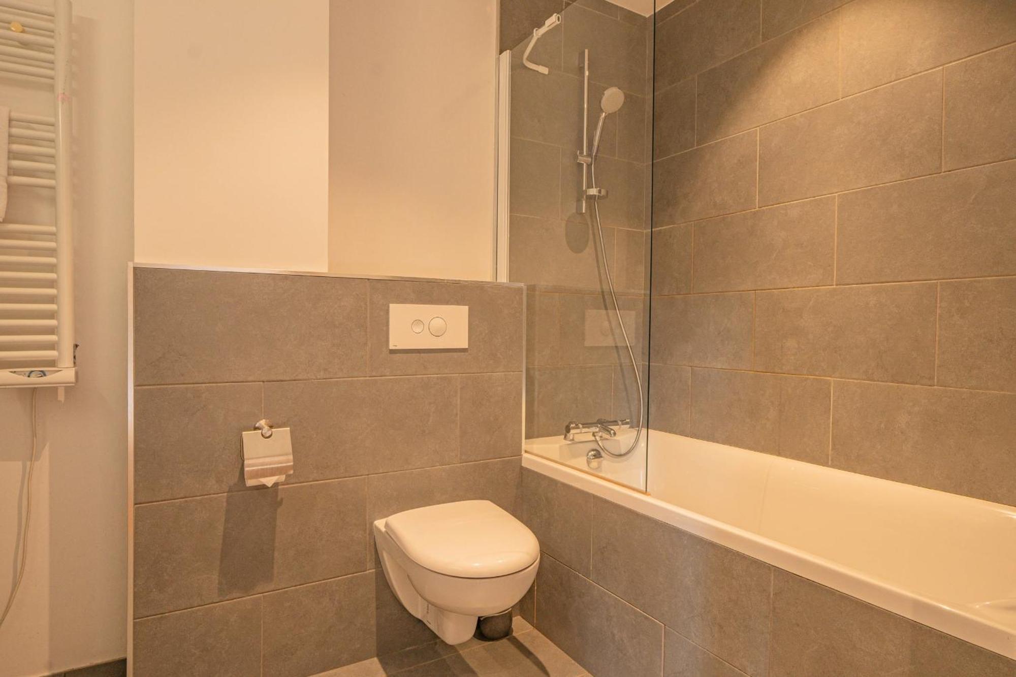 Grand Paradis- Modern 3 Bedroom With Spectacular Views Apartment *