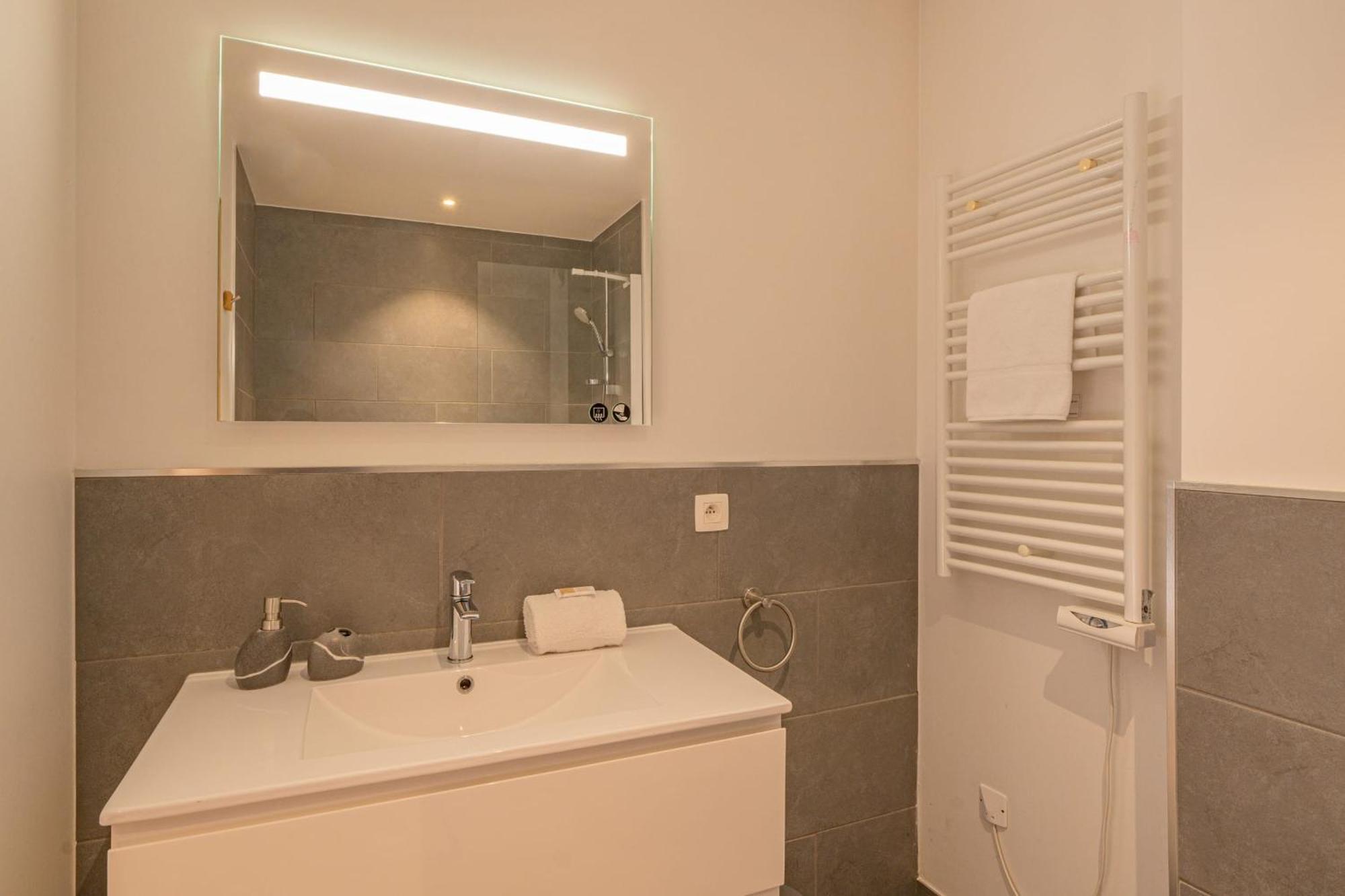Apartment Grand Paradis- Modern 3 Bedroom With Spectacular Views