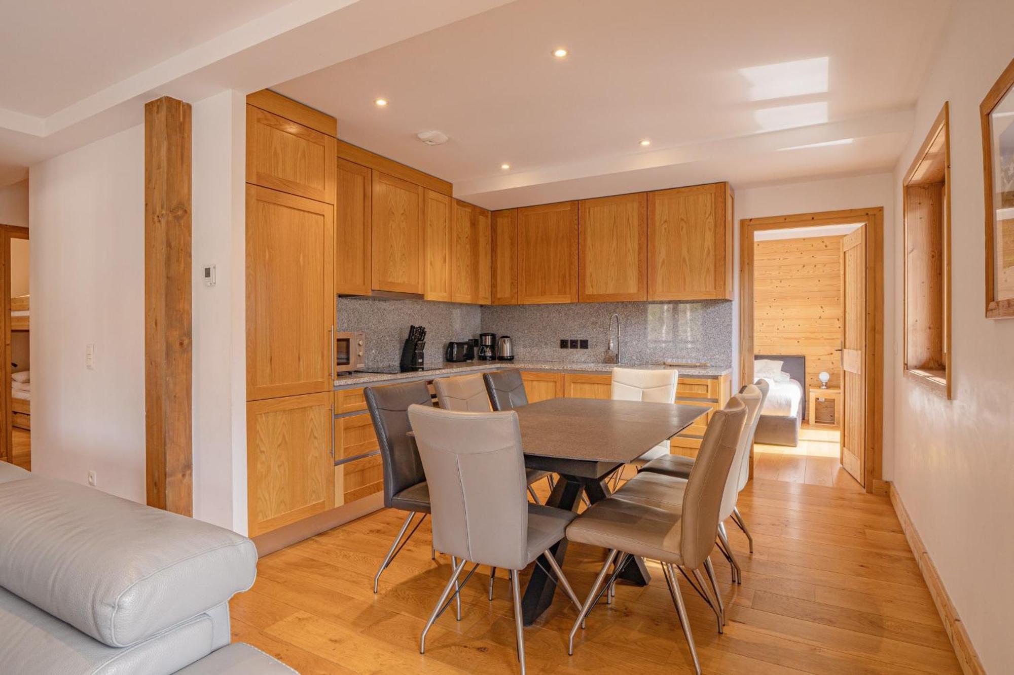 Grand Paradis- Modern 3 Bedroom With Spectacular Views Apartment
