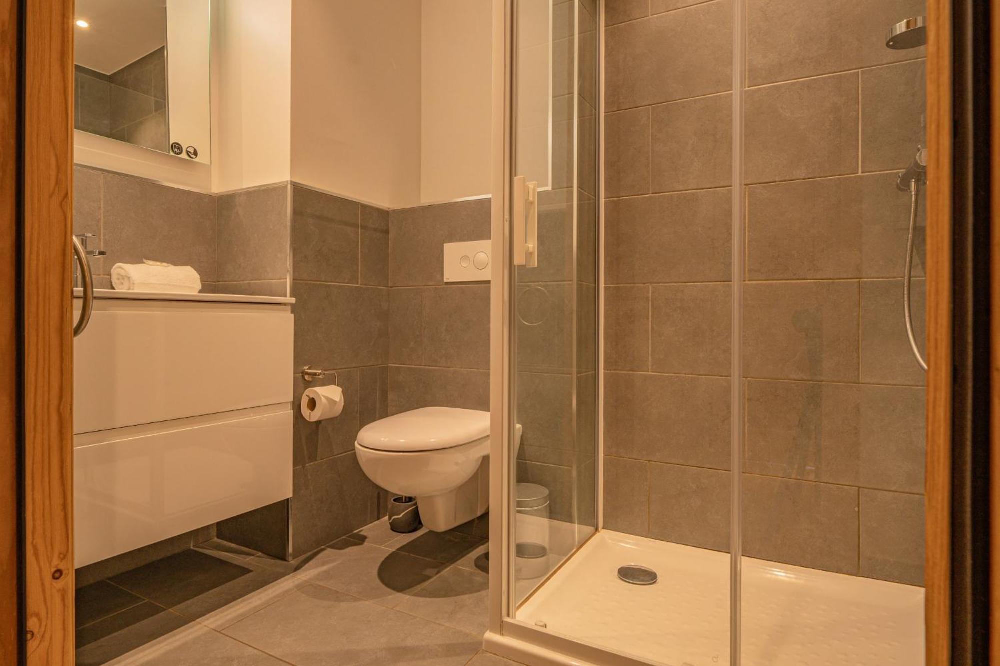 Apartment Grand Paradis- Modern 3 Bedroom With Spectacular Views *