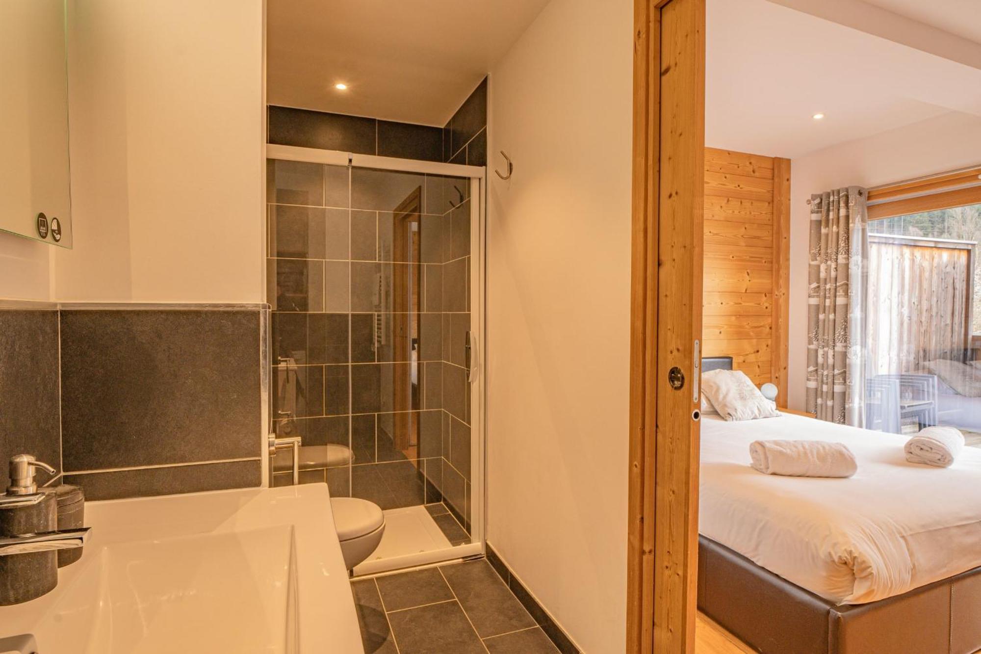 Grand Paradis- Modern 3 Bedroom With Spectacular Views Apartment *