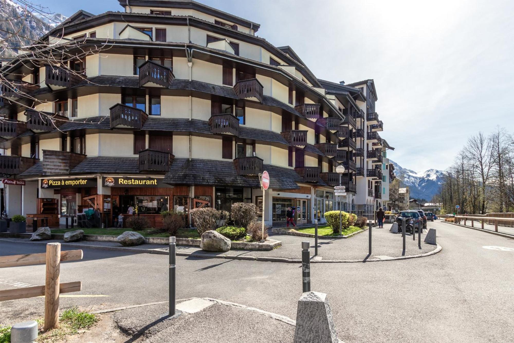Apartment Le Balcon Du Brevent - - Vue Montagne