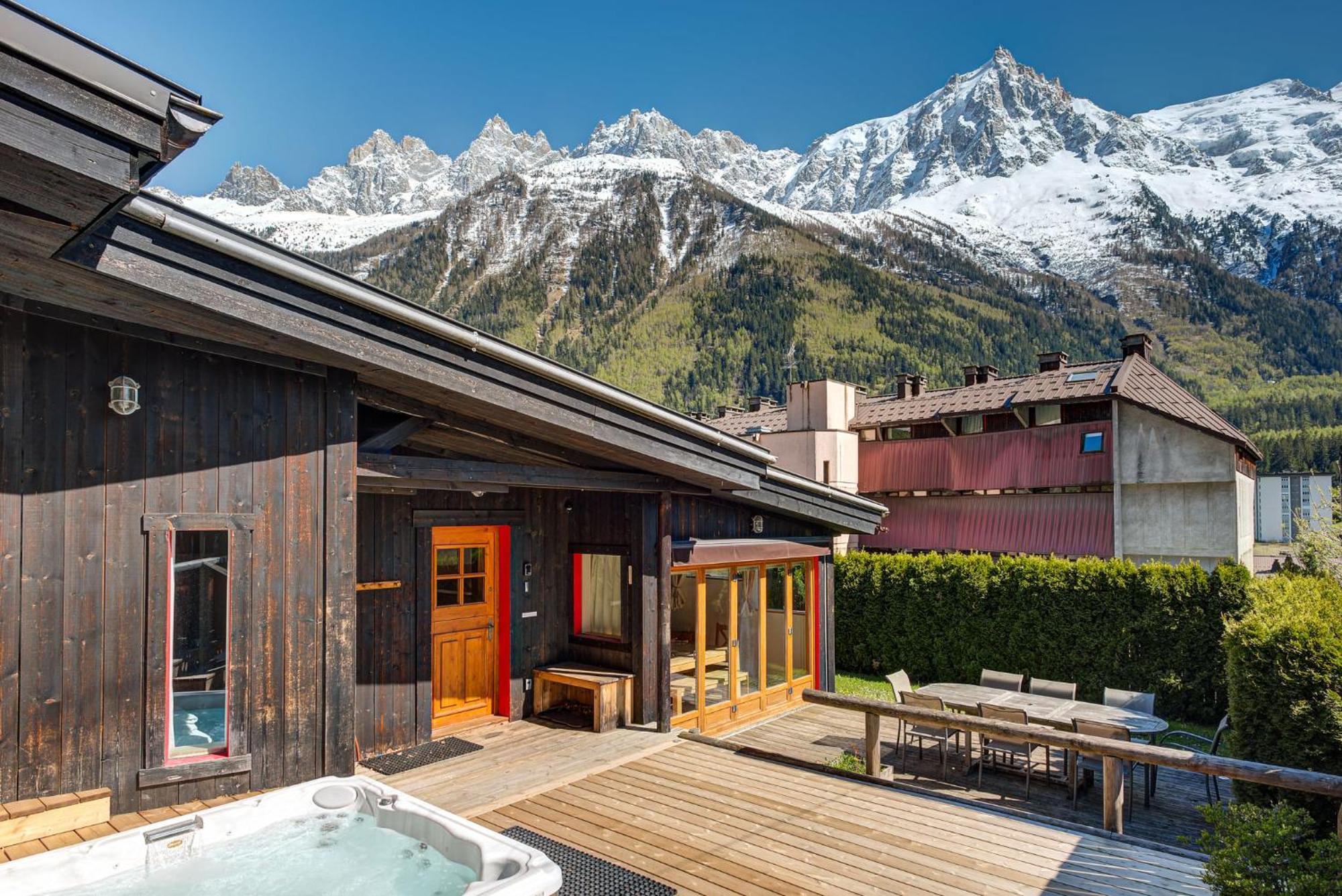 Chalet Alpins Alpes Travel Mont Blanc Views Sleeps 6-8 Chamonix