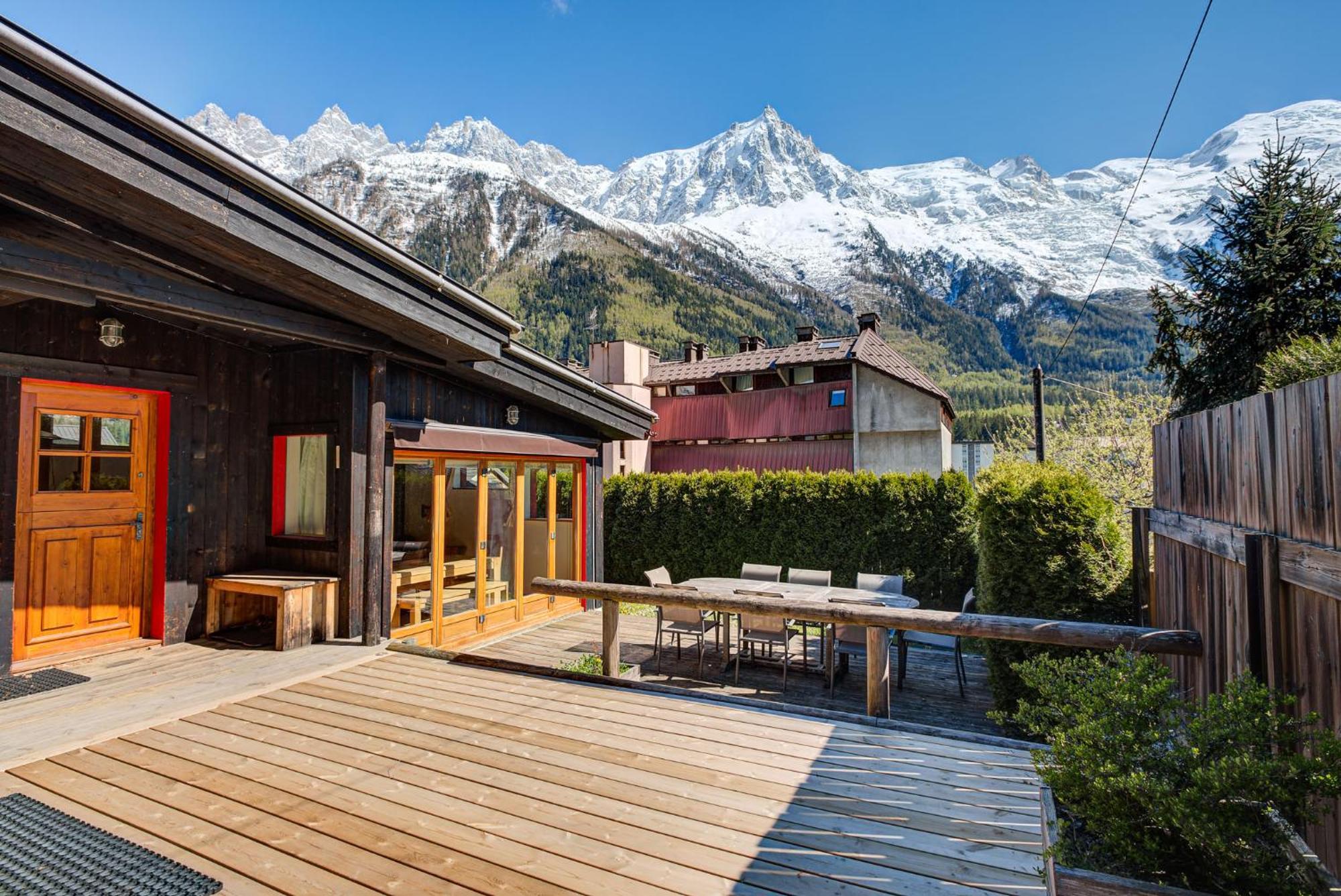 Chalet Alpins Alpes Travel Mont Blanc Views Sleeps 6-8 Chamonix