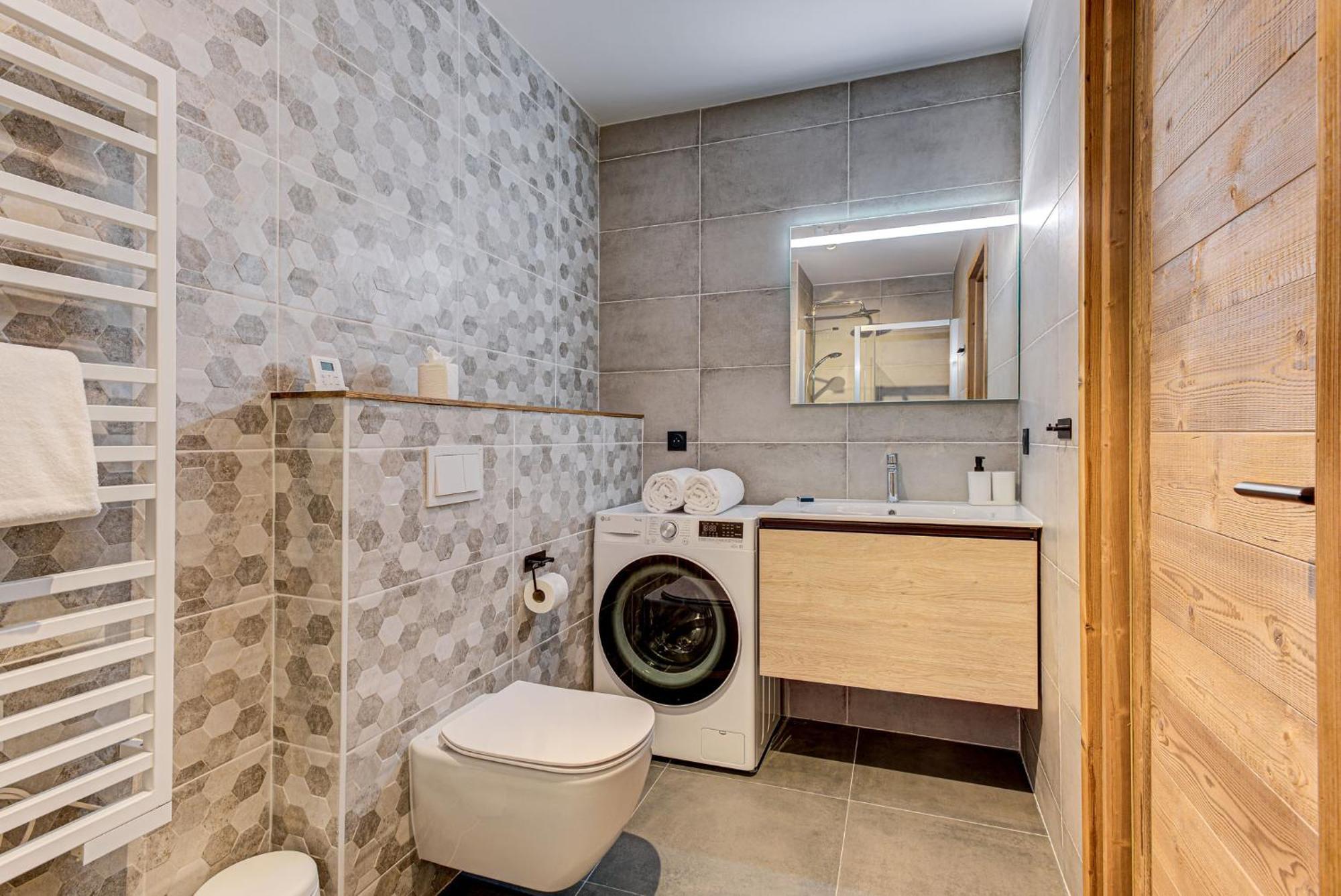 Apartment White Pearl A15 - Alpes Travel - - Sleeps 4 *