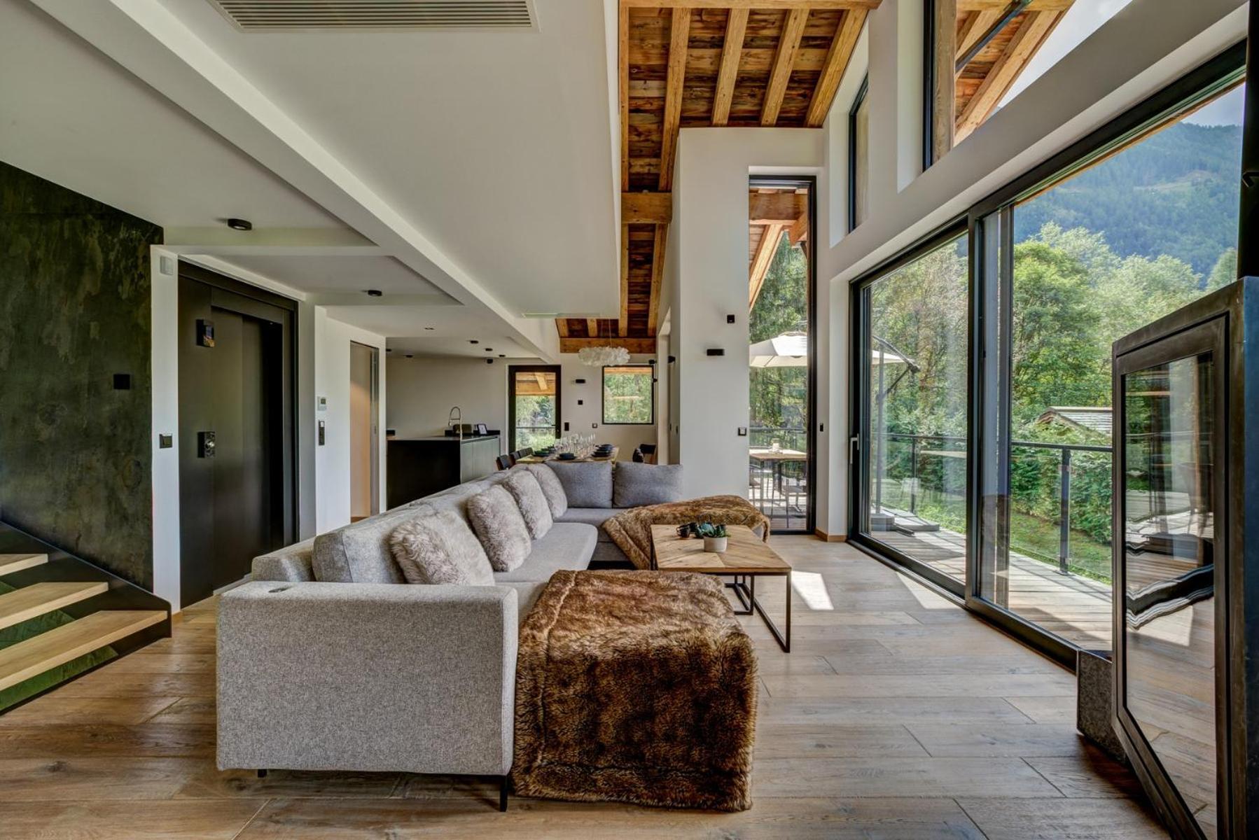Chalet Black Pearl *