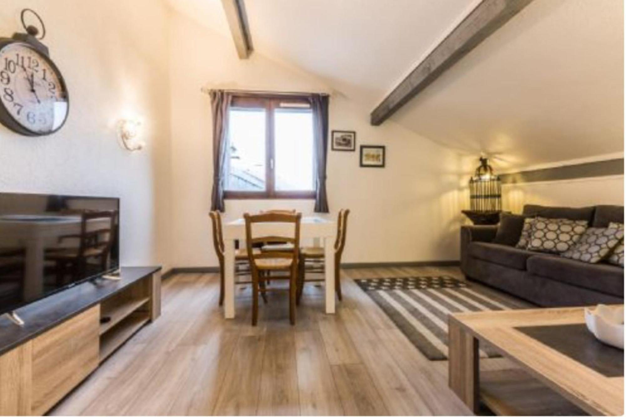 Apartment Donna Furnished Flat