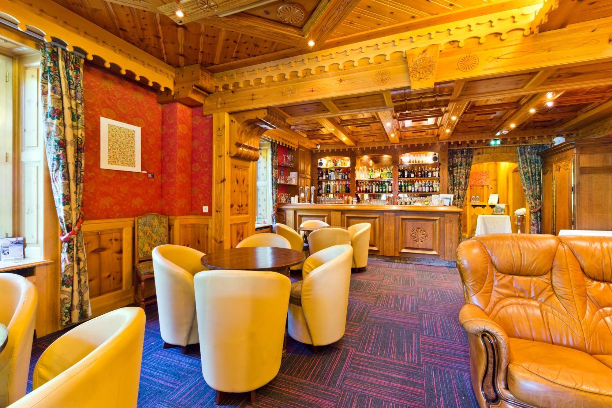 Hotel Aiguille Du Midi - & Restaurant 3*