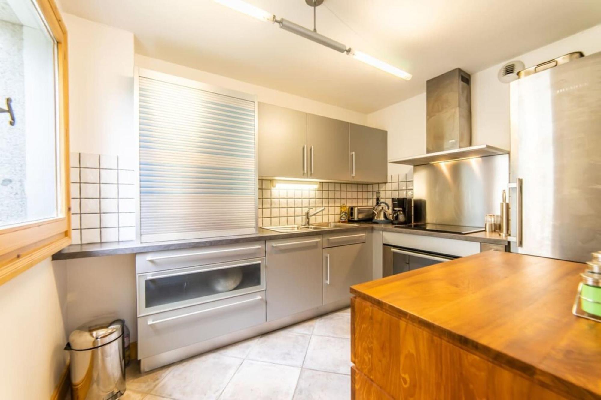 Apartment 3-bedroom Flat In The Centre *