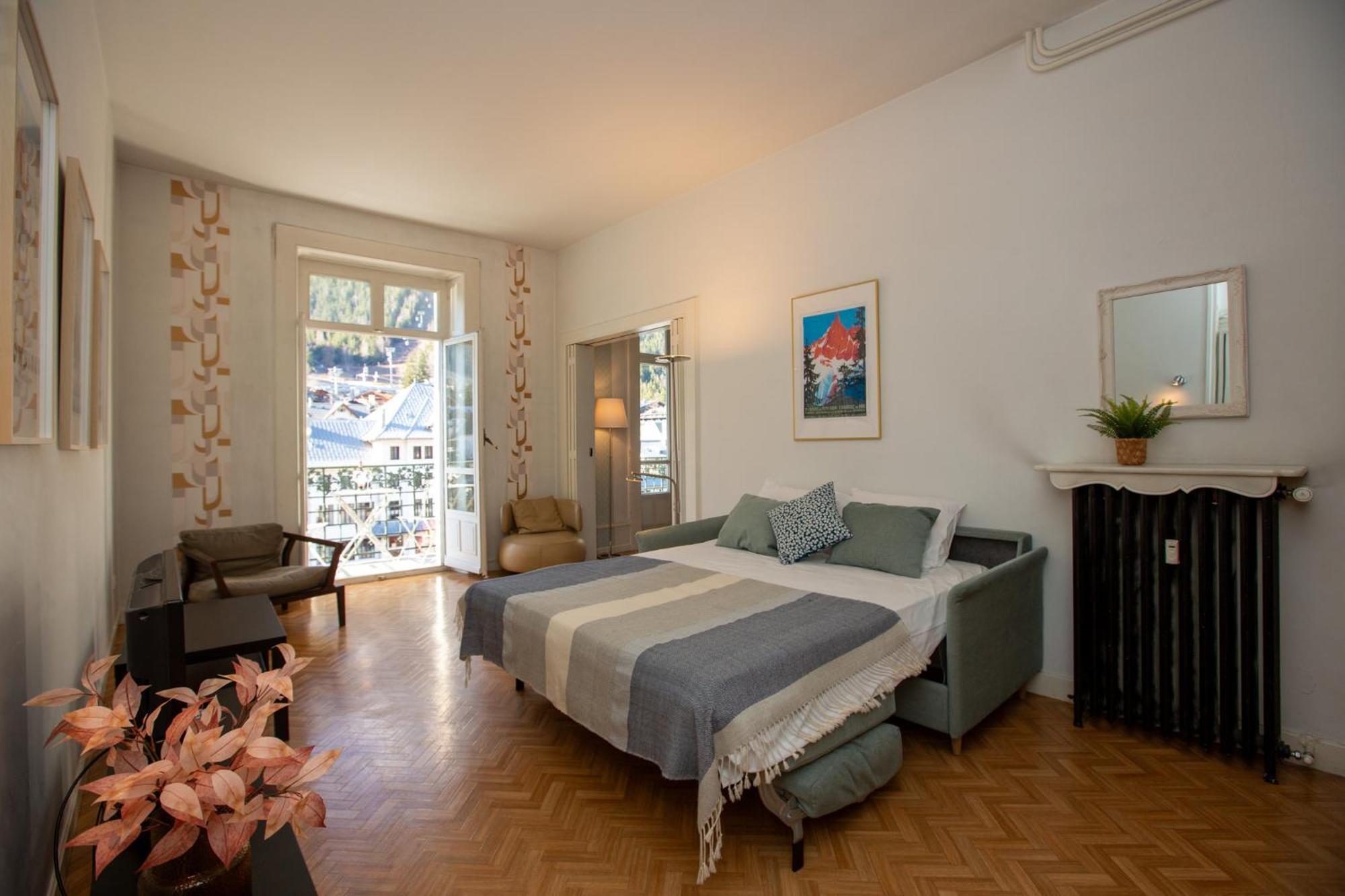 Majestic T2 Calme, Spacieux, Central, Avec Parking Apartment