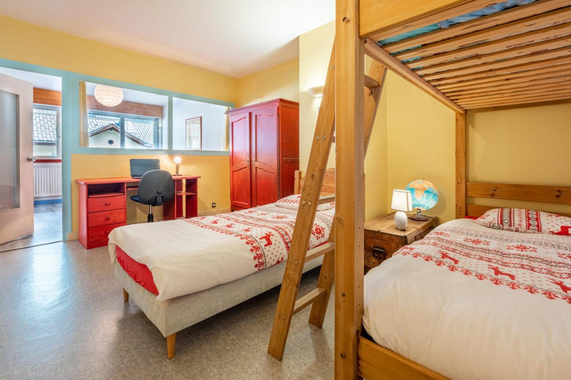 Apartment In The Centre Of With Views Of Mont Blanc Chamonix