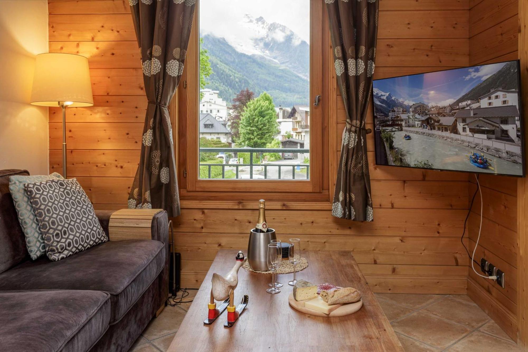 Les Sonnailles - Year Chamonix