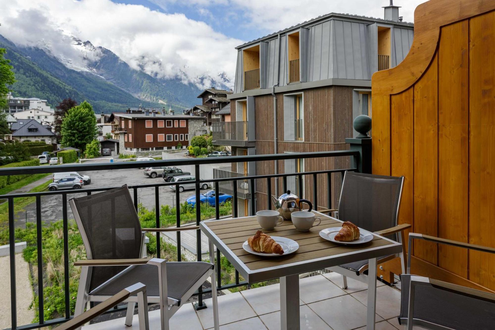 Les Sonnailles - Year Apartment