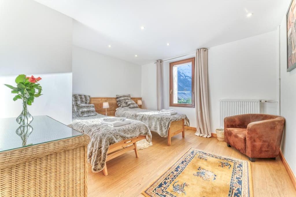 L'argoat - Warm And Cosy 6 Bedroom Chalet