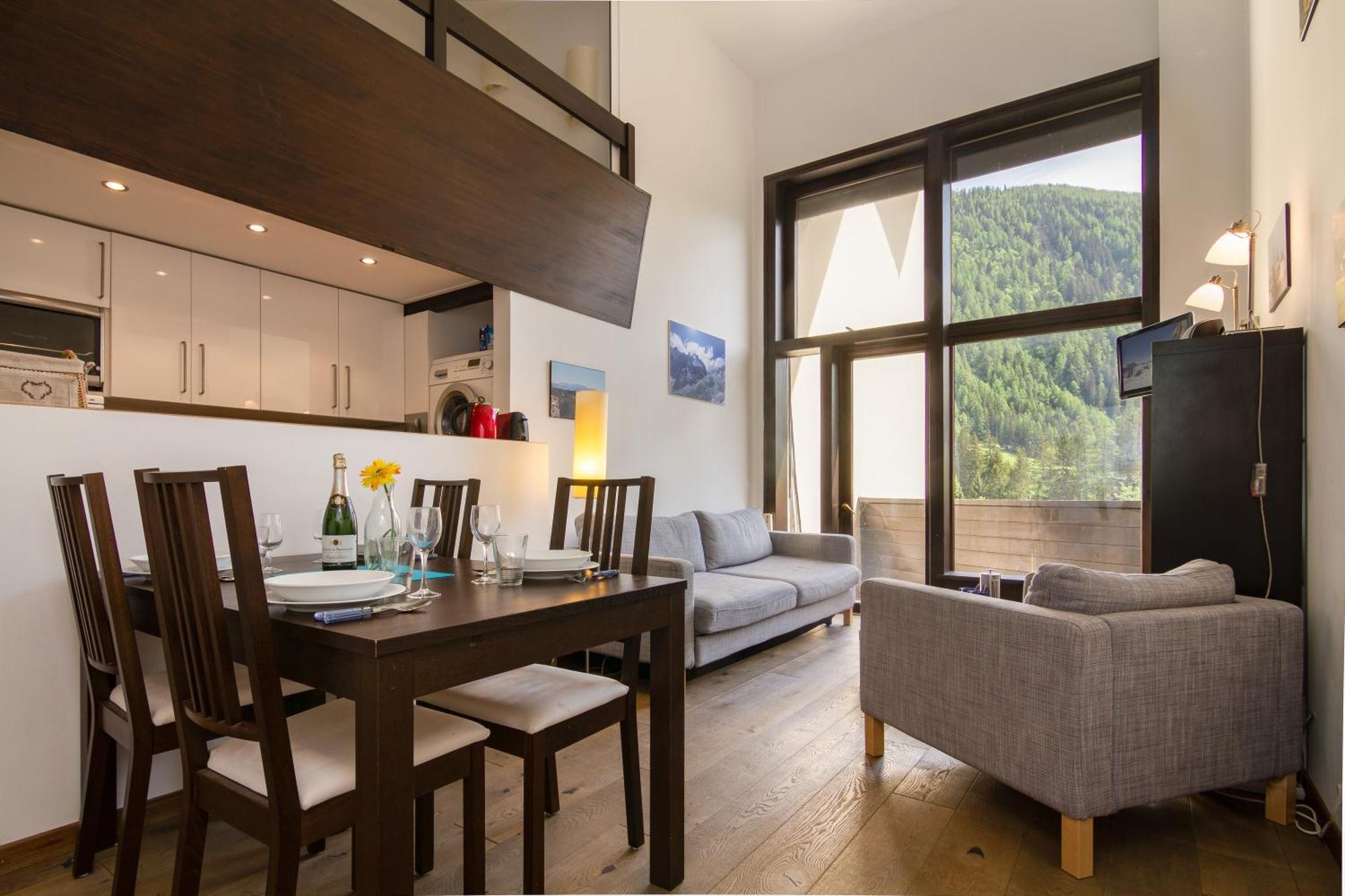 Grand Roc - Ancolies 211 - Happy * Chamonix
