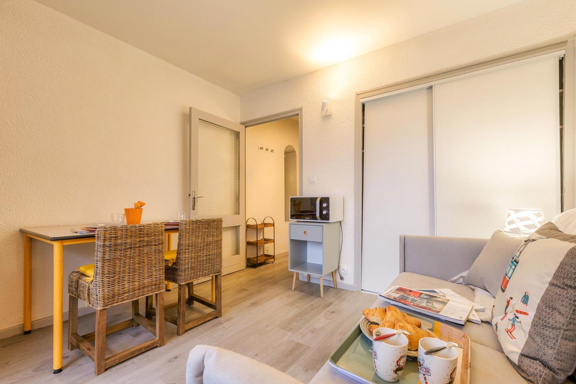 Des Periades - Happy Apartment *