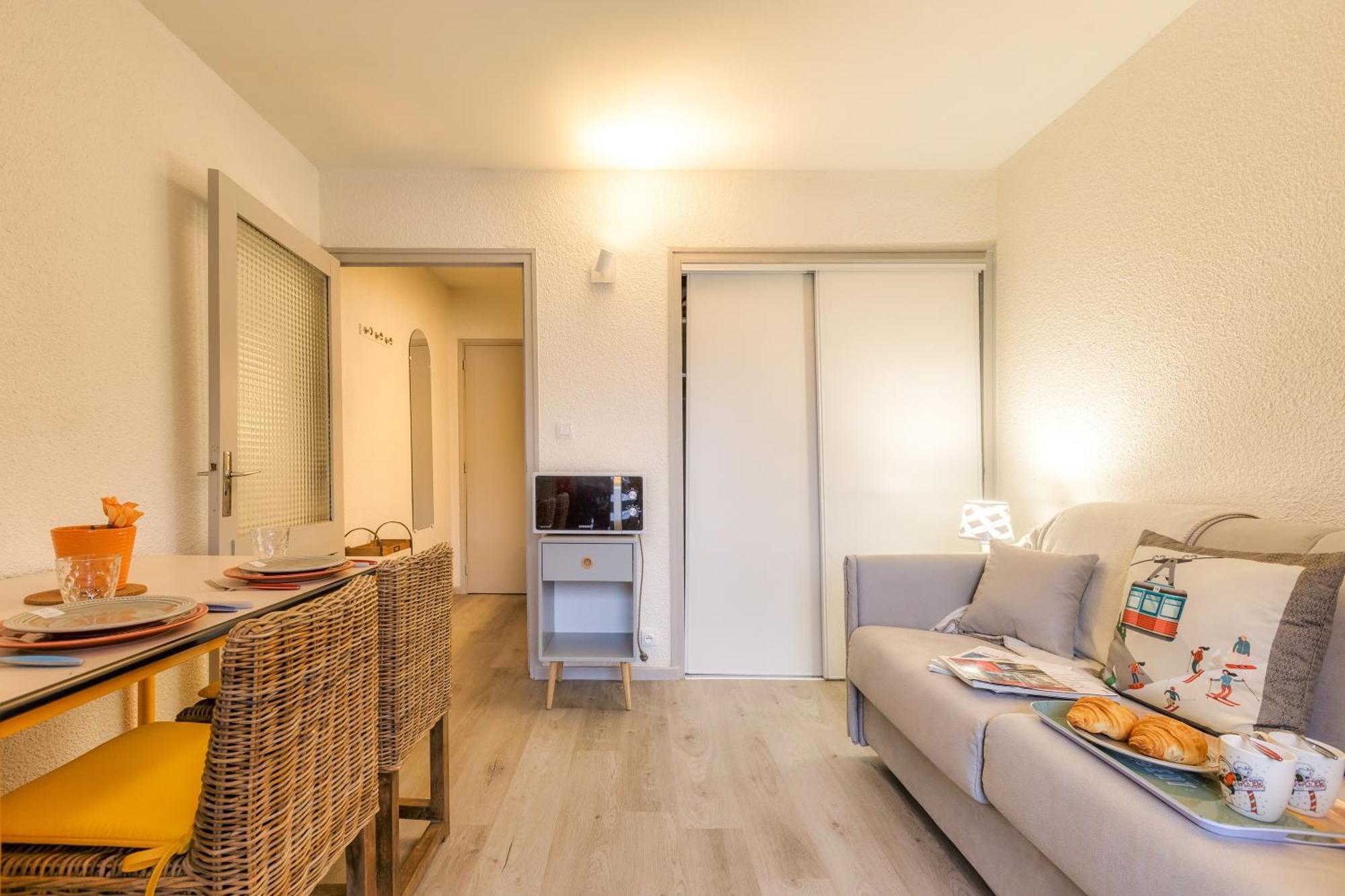 Des Periades - Happy Apartment
