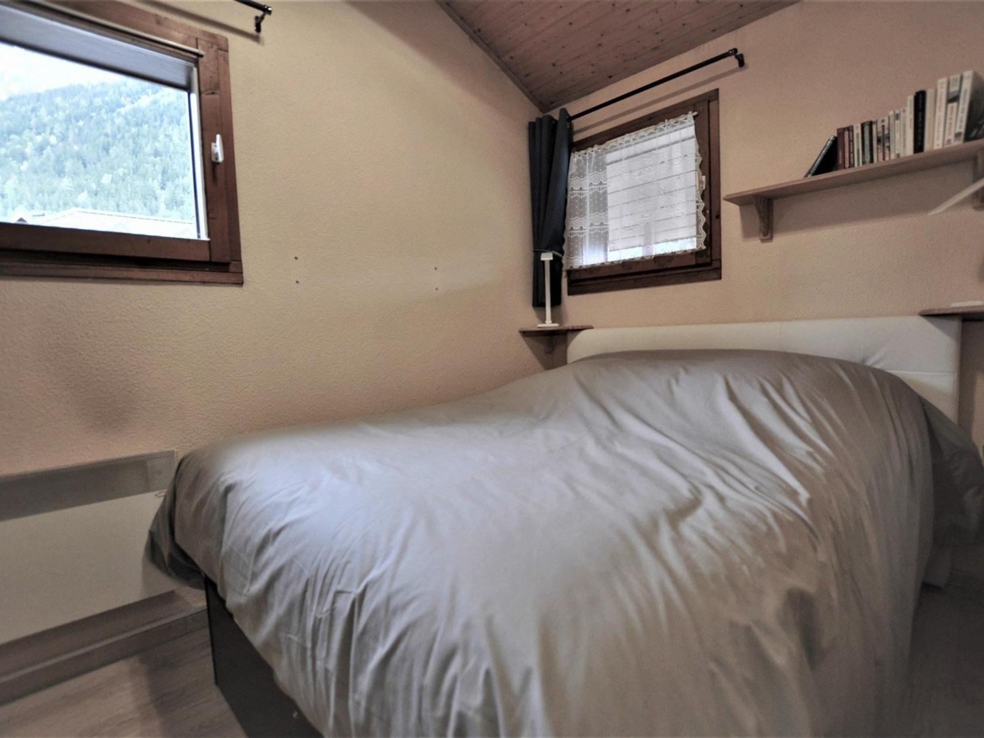 2 Pieces Renove Avec Balcon, Wifi Et Parking, Proche Centre Et Commerces - Fr-1-517-66 * Chamonix