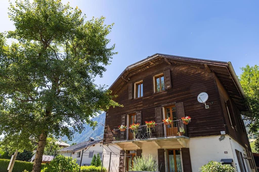 Heart Of Lovely And Cosy 2 Bedrooms, Terrace, Parking
