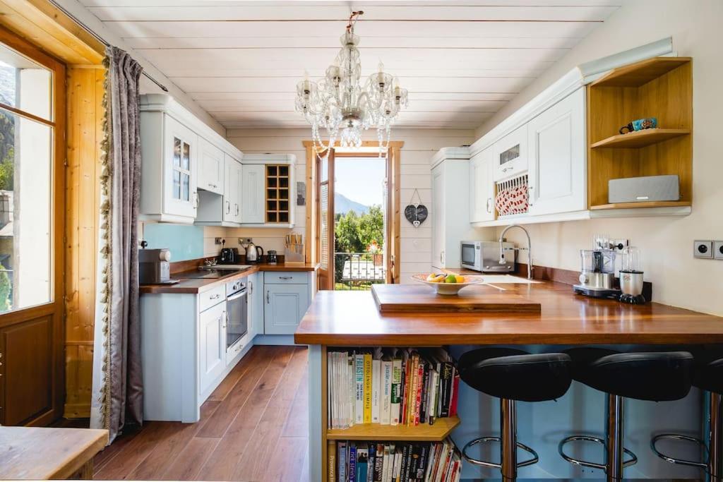 Apartment Heart Of Lovely And Cosy 2 Bedrooms, Terrace, Parking *