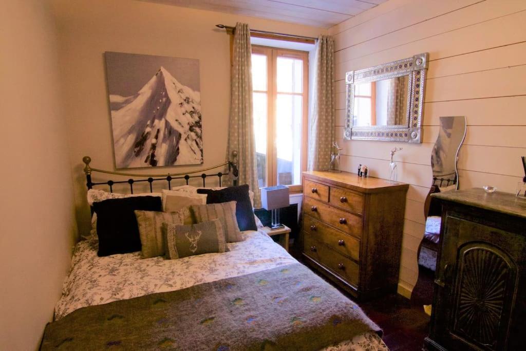 Heart Of Lovely And Cosy 2 Bedrooms, Terrace, Parking