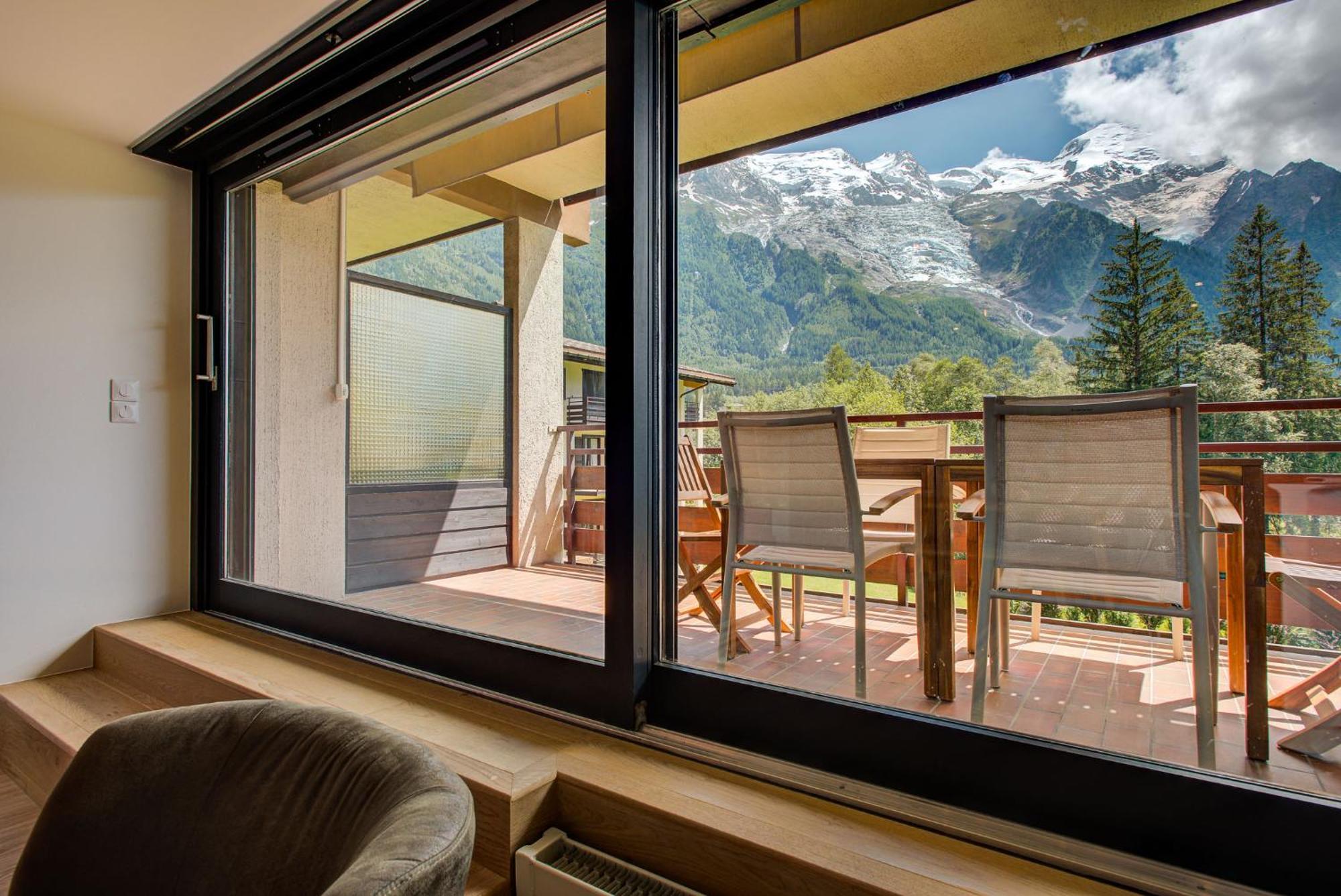 Cristal Des Glaces, Mont Blanc View, Alpes Travel, Sleeps 6 Apartment Chamonix