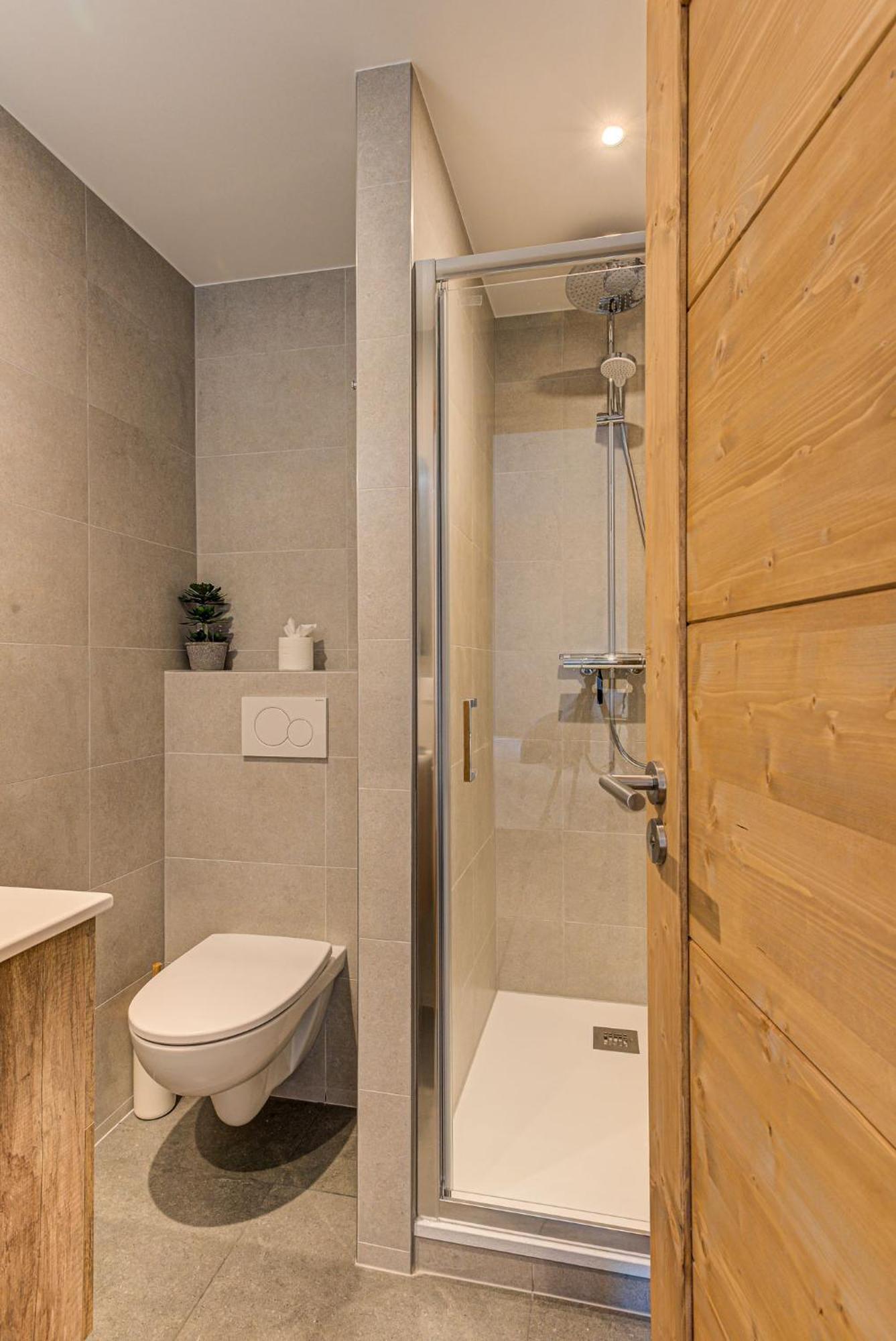 Apartment Cristal Des Glaces, Mont Blanc View, Alpes Travel, Sleeps 6