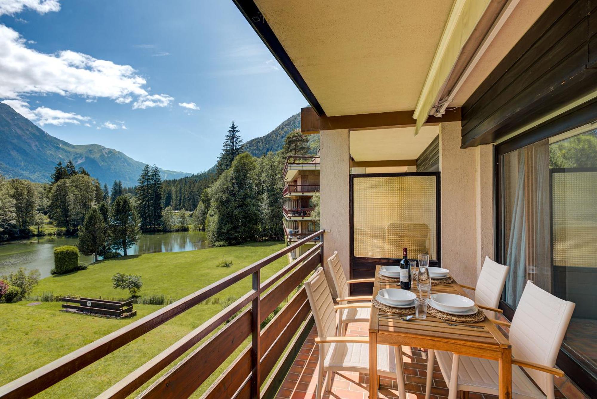 Apartment Cristal Des Glaces, Mont Blanc View, Alpes Travel, Sleeps 6 Chamonix