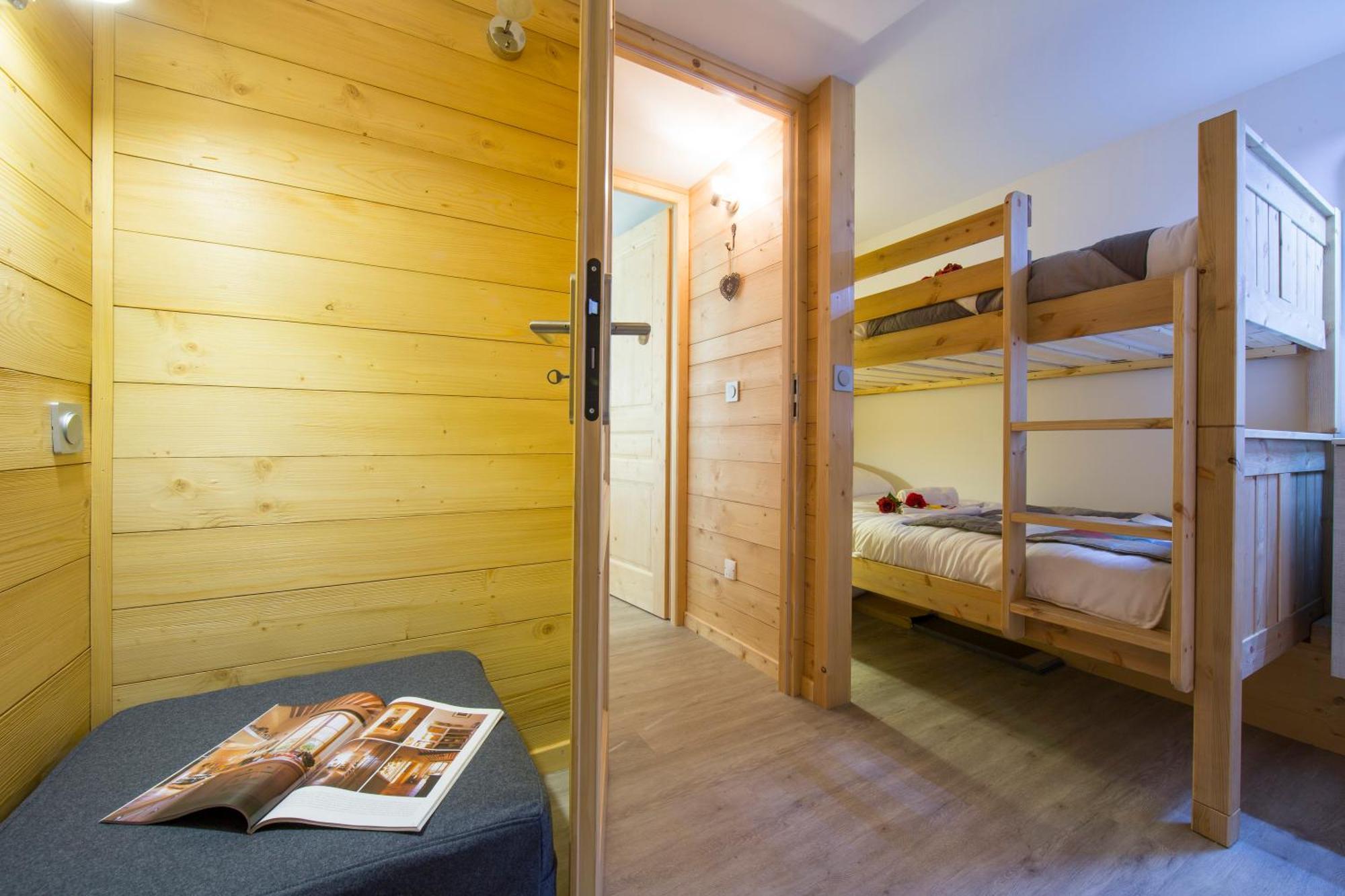 Grand Roc - Campanules 308 - Happy * Chamonix