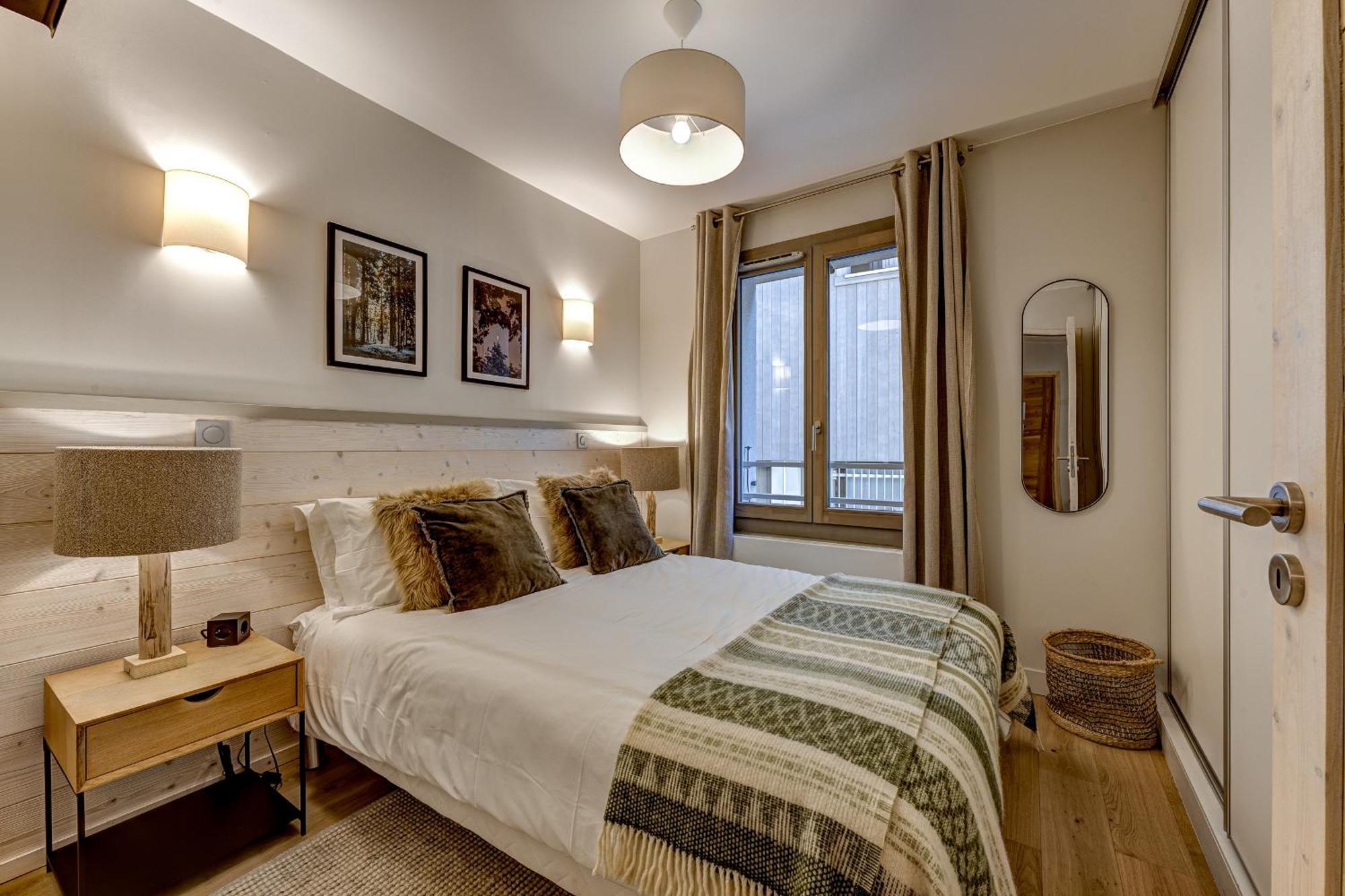 Apartment White Pearl *