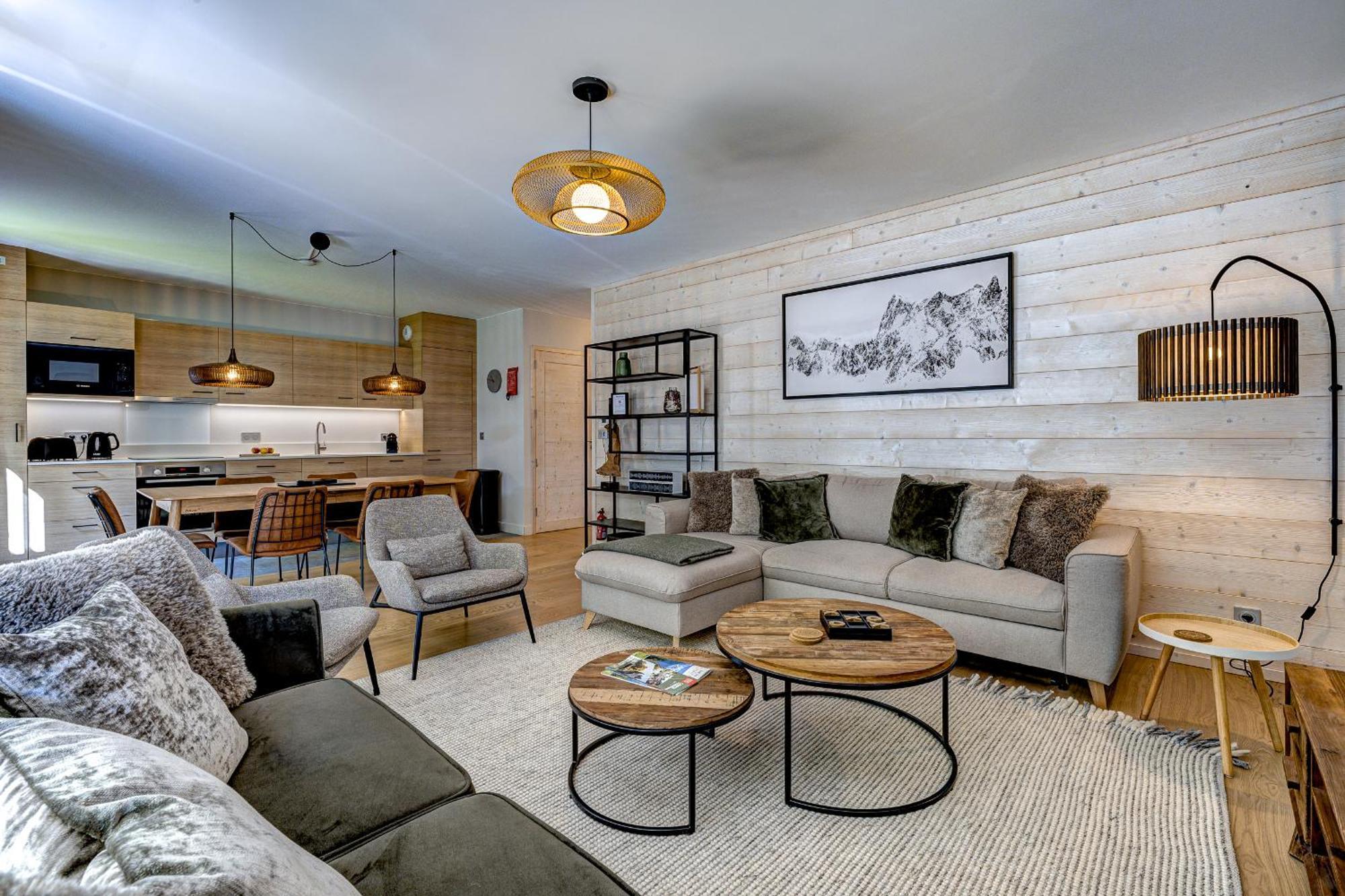 White Pearl Apartment