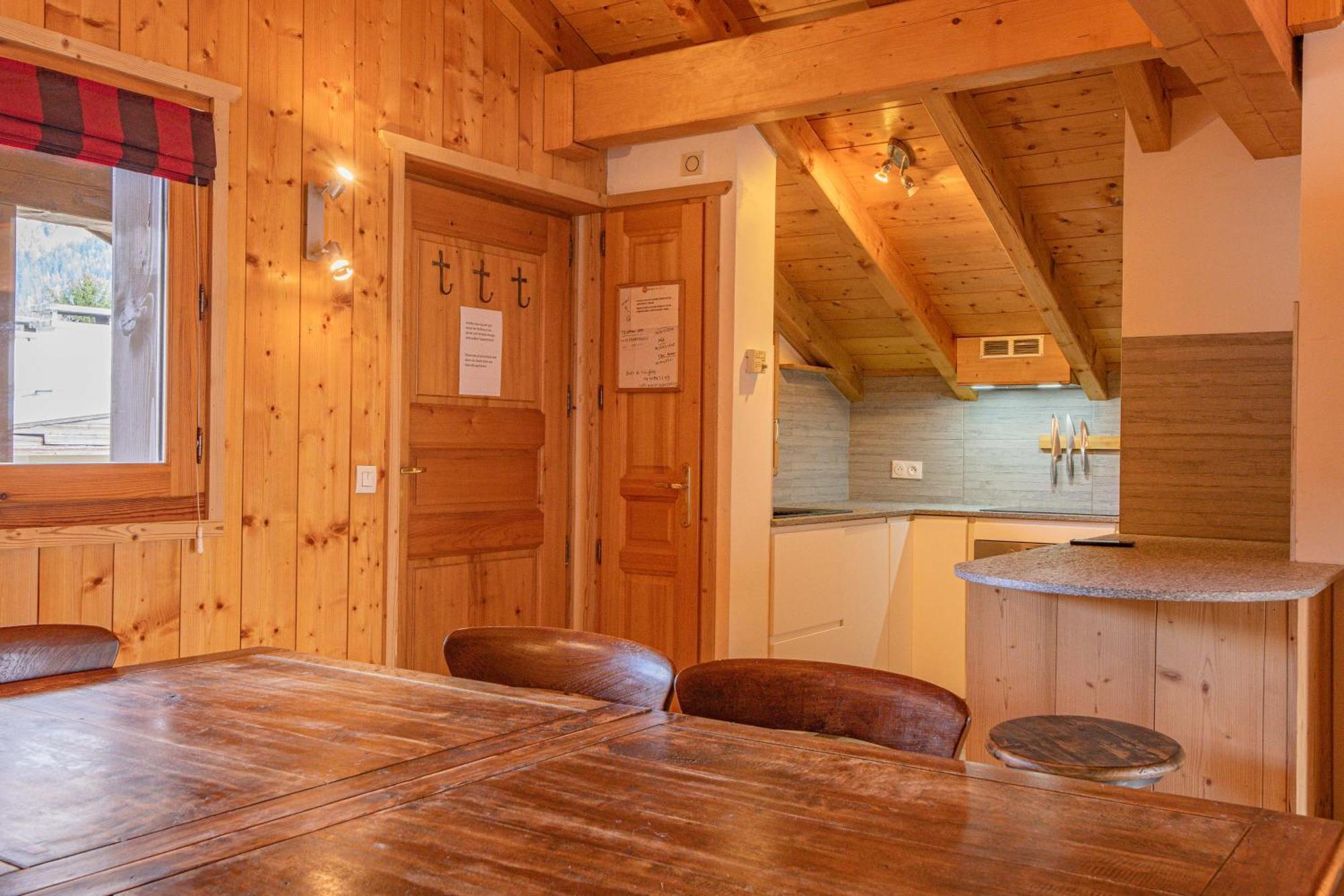 Capucin - A 3 Bedroom Mountain Loft * Chamonix