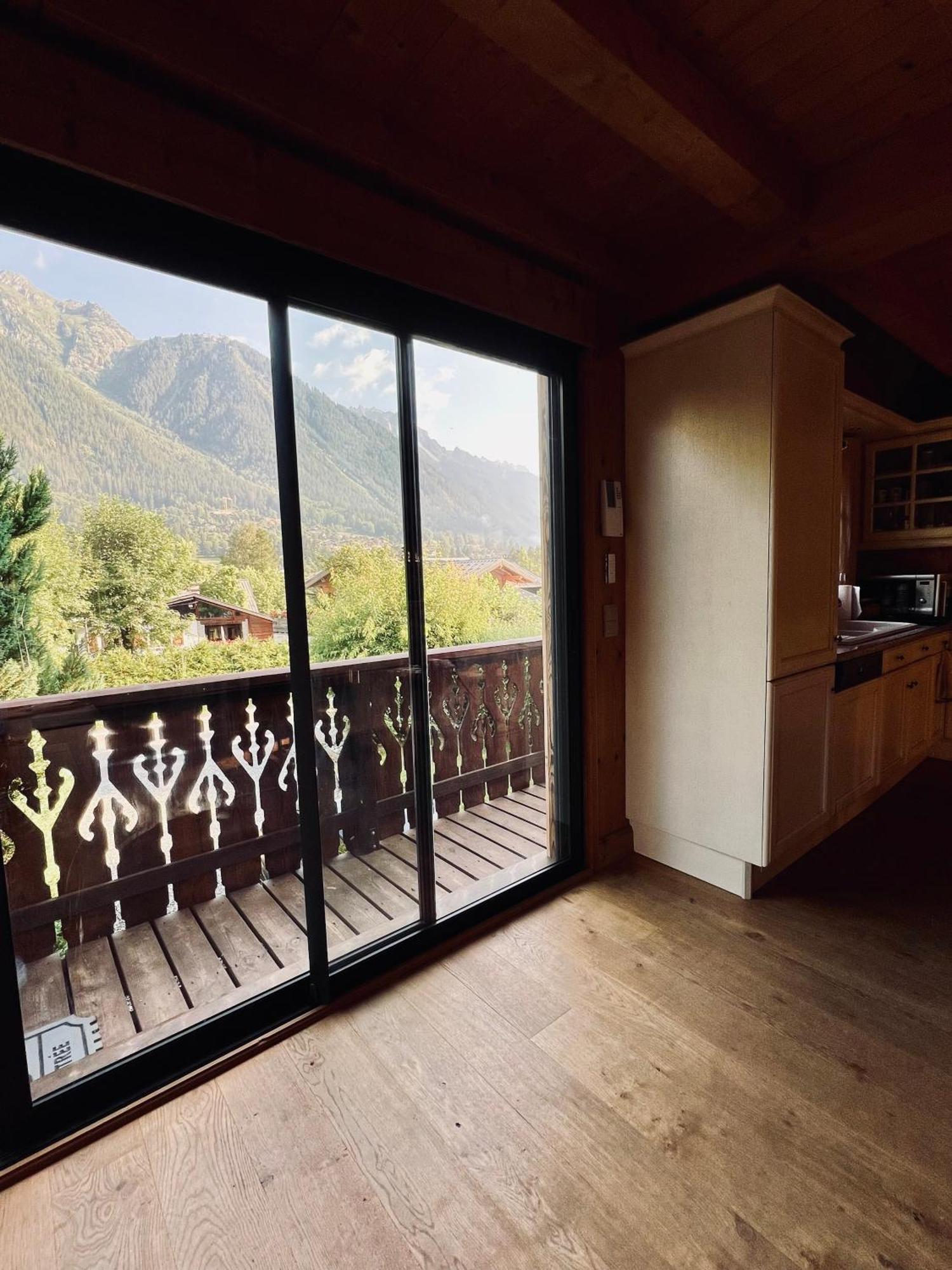 Alpine Retreat With Mont Blanc Panorama, Location, Private Parking Chalet *